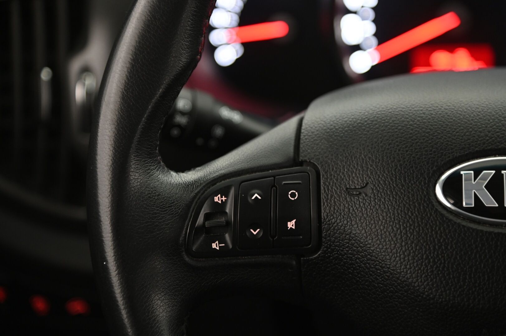 Kia Sportage 2014 1,6 ISG Urban LX EcoDynamics */ Suomi-auto / Vakkari / Lohkolämmitin / Huoltokirja / 2xRenkaat /* - Suomi-auto / 2x renkaat