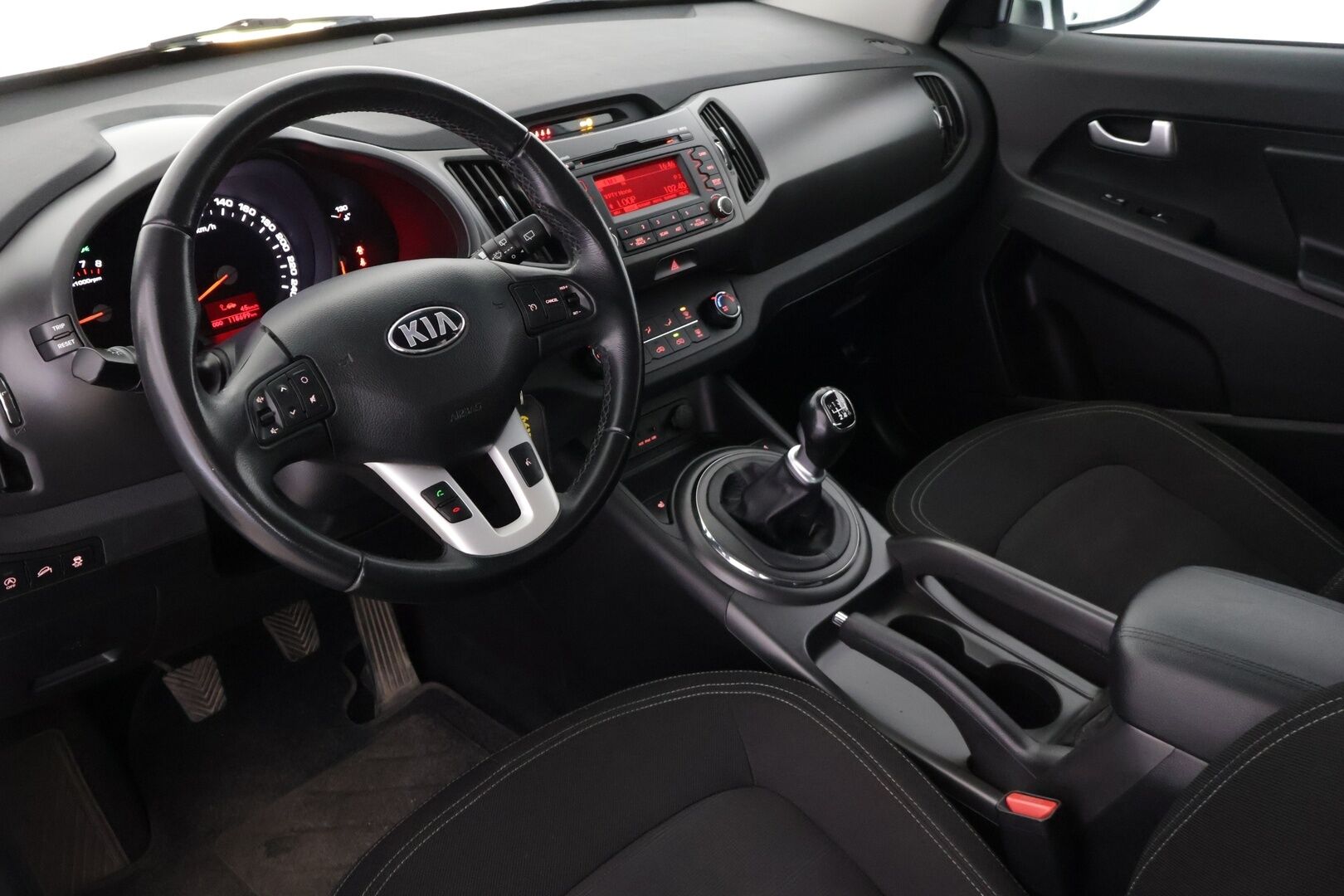 Kia Sportage 2014 1,6 ISG Urban LX EcoDynamics */ Suomi-auto / Vakkari / Lohkolämmitin / Huoltokirja / 2xRenkaat /* - Suomi-auto / 2x renkaat