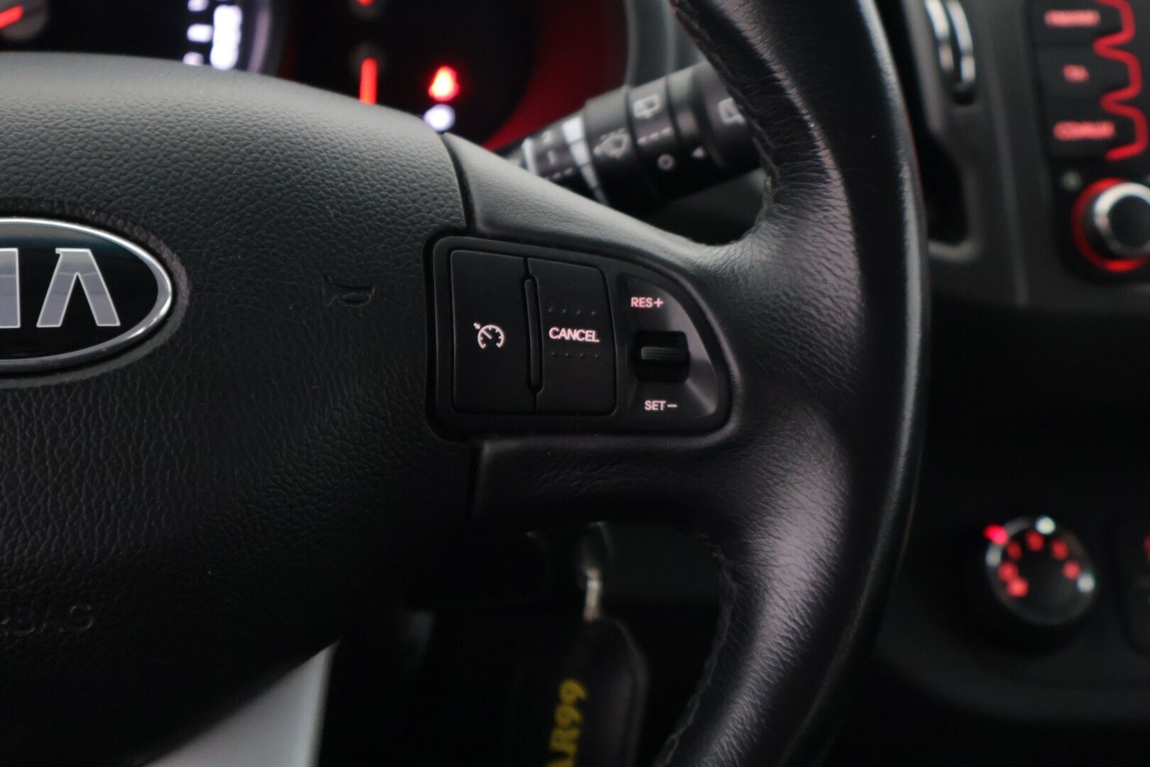 Kia Sportage 2014 1,6 ISG Urban LX EcoDynamics */ Suomi-auto / Vakkari / Lohkolämmitin / Huoltokirja / 2xRenkaat /* - Suomi-auto / Juuri katsastettu / 2x renkaat - HULLU BLACKWEEK KORKOTARJOUS 2,49%