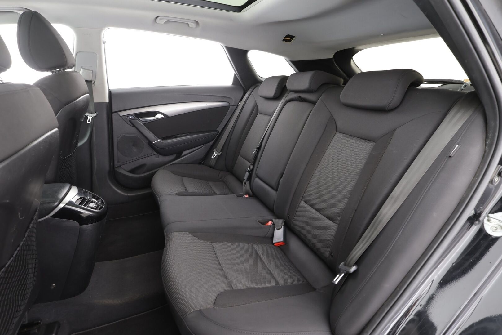 Hyundai i40 2013 Wagon 2,0 GDI 6MT Style Business - Suomi-auto | 2x renkaat | KeyLessGo | Panorama | Vetokoukku