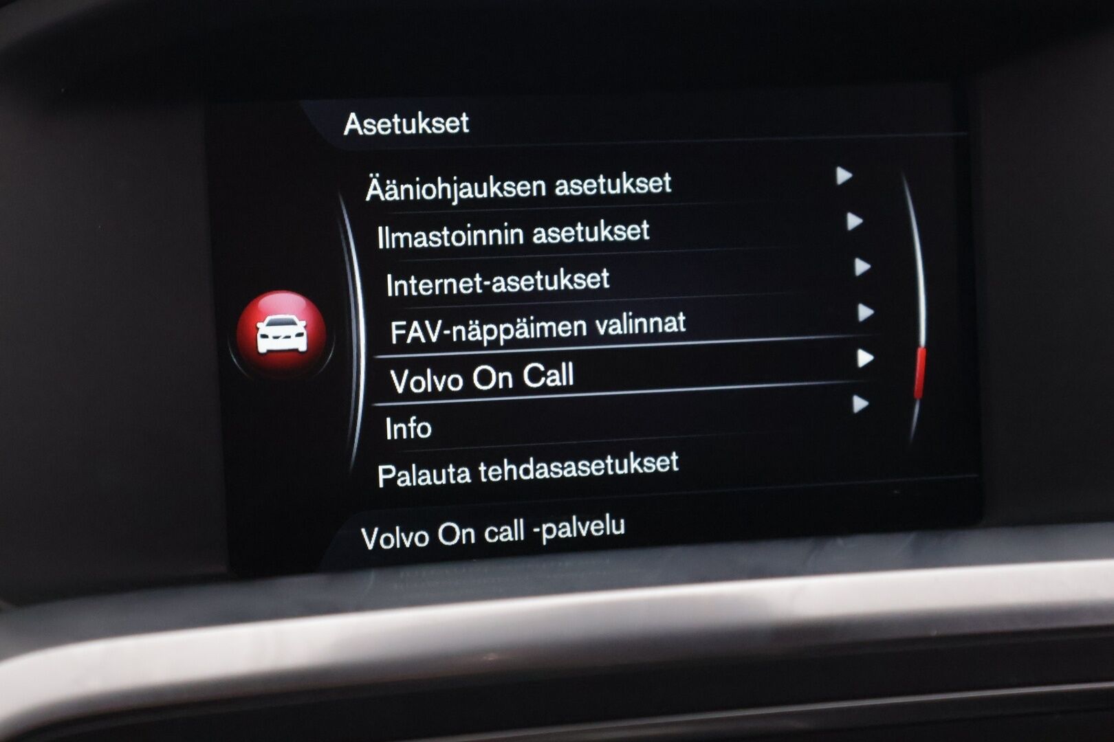 Volvo V60 2014 D4 Business - Vetokoukku | Webasto | Vakkari | Tutka | Navi