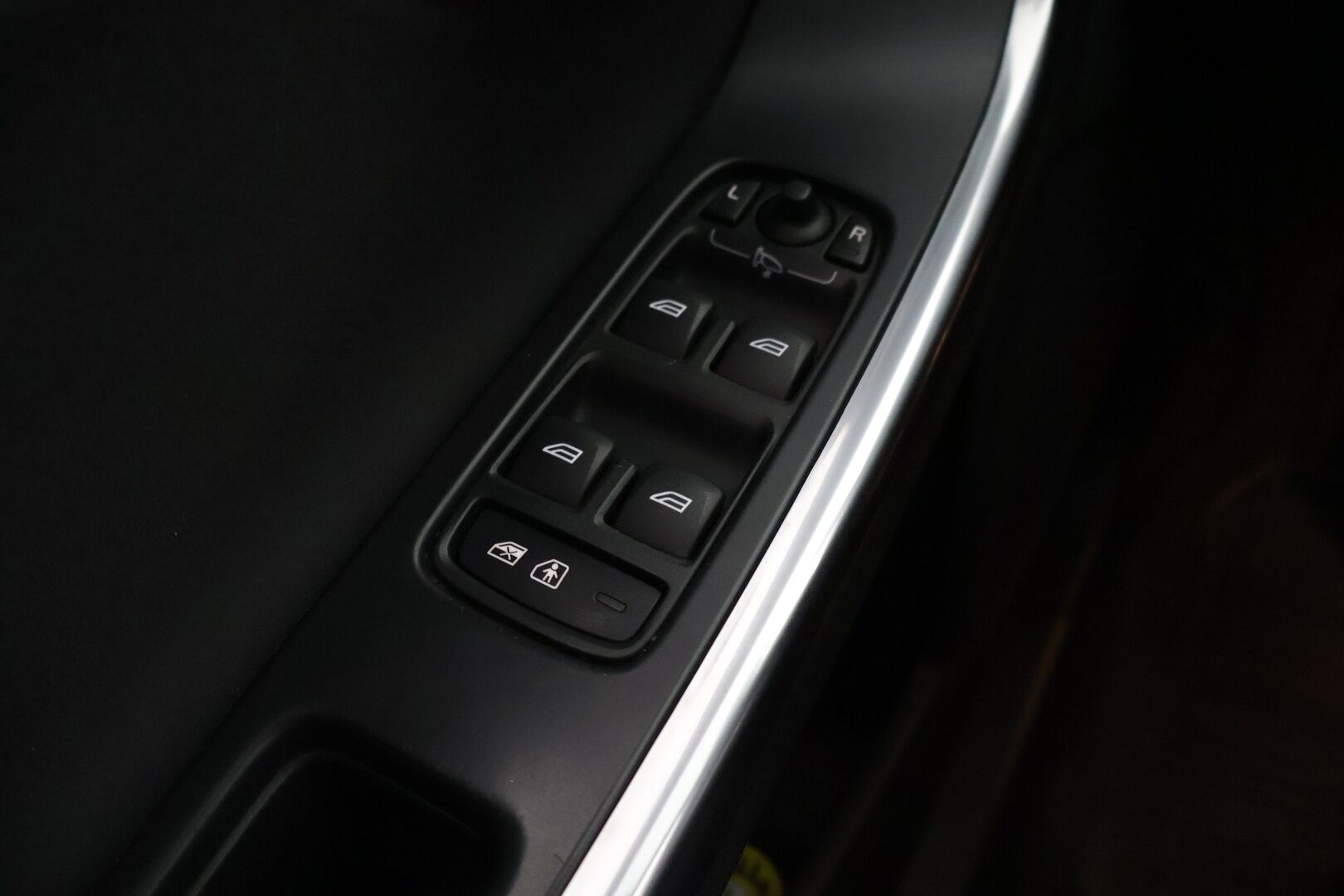 Volvo V60 2014 D4 Business - Vetokoukku | Webasto | Vakkari | Tutka | Navi