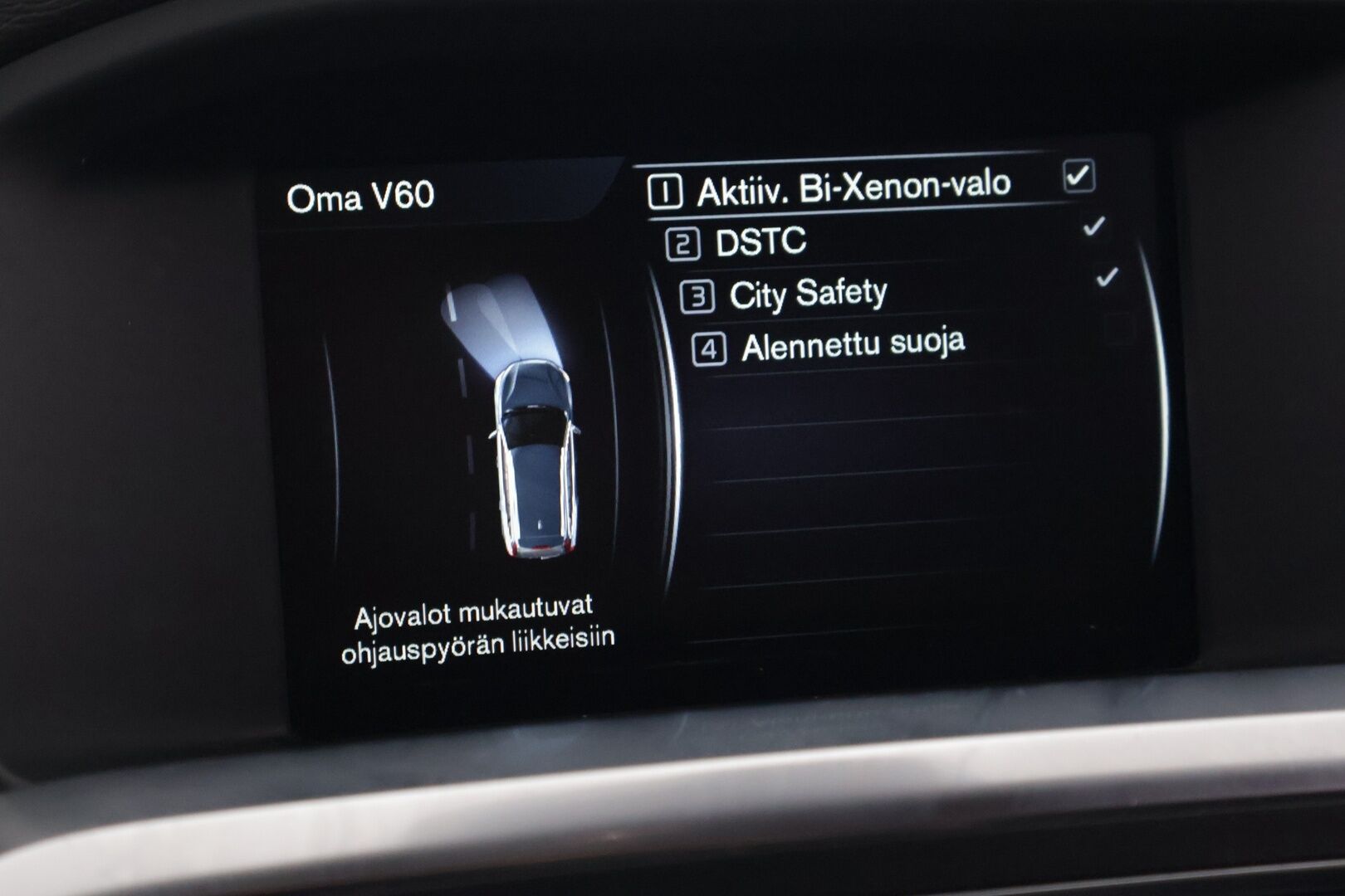 Volvo V60 2014 D4 Business - Vetokoukku | Webasto | Vakkari | Tutka | Navi