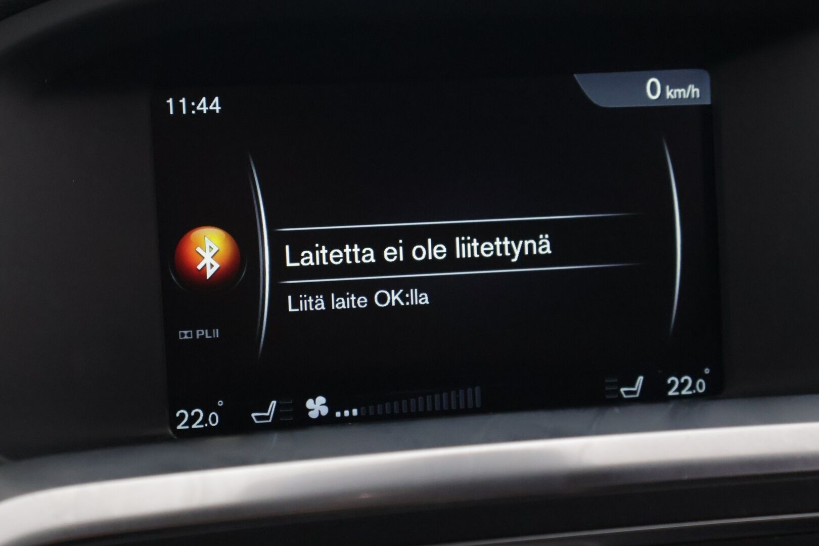 Volvo V60 2014 D4 Business - Vetokoukku | Webasto | Vakkari | Tutka | Navi