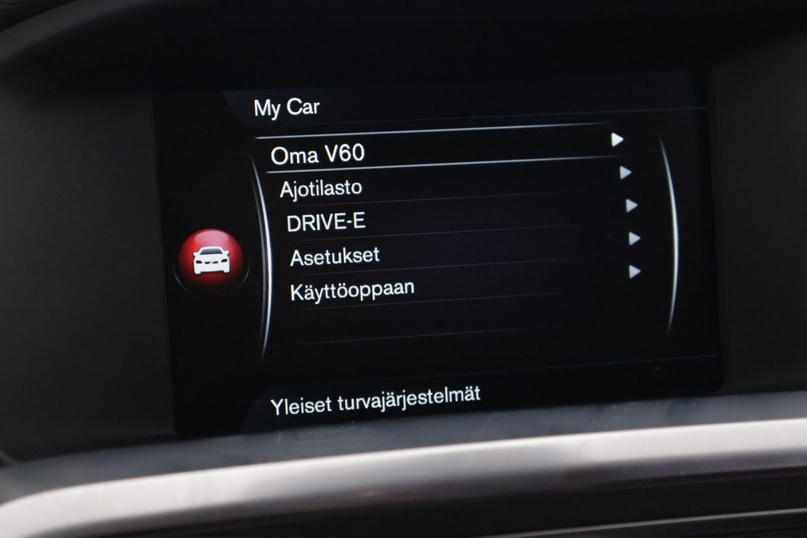 Volvo V60 2014 D4 Business - Vetokoukku | Webasto | Vakkari | Tutka | Navi