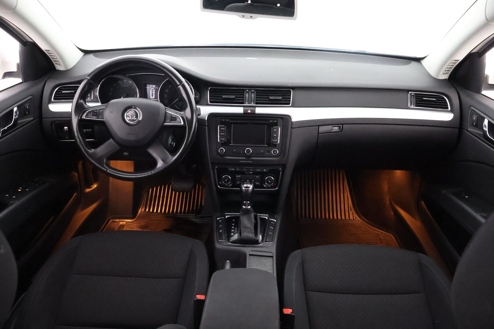 Skoda Superb 2014 Combi 2,0 TDI 170 4x4 Ambition Business DSG Autom. - Suomiauto / Navi / KeylessGo / Peruutustutkat / Lohko & Sisäpistoke / Xenon / Sähköluukku / Juuri tullut Tampereelle!