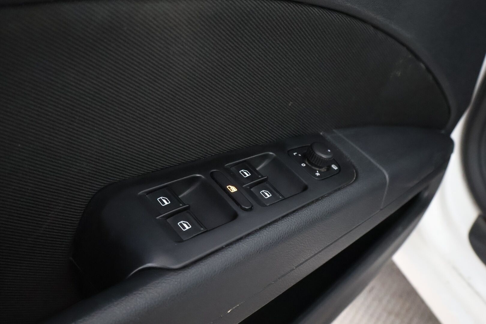 Skoda Superb 2014 Combi 2,0 TDI 170 4x4 Ambition Business DSG Autom. - Suomiauto / Navi / KeylessGo / Peruutustutkat / Lohko & Sisäpistoke / Xenon / Sähköluukku / Juuri tullut Tampereelle!