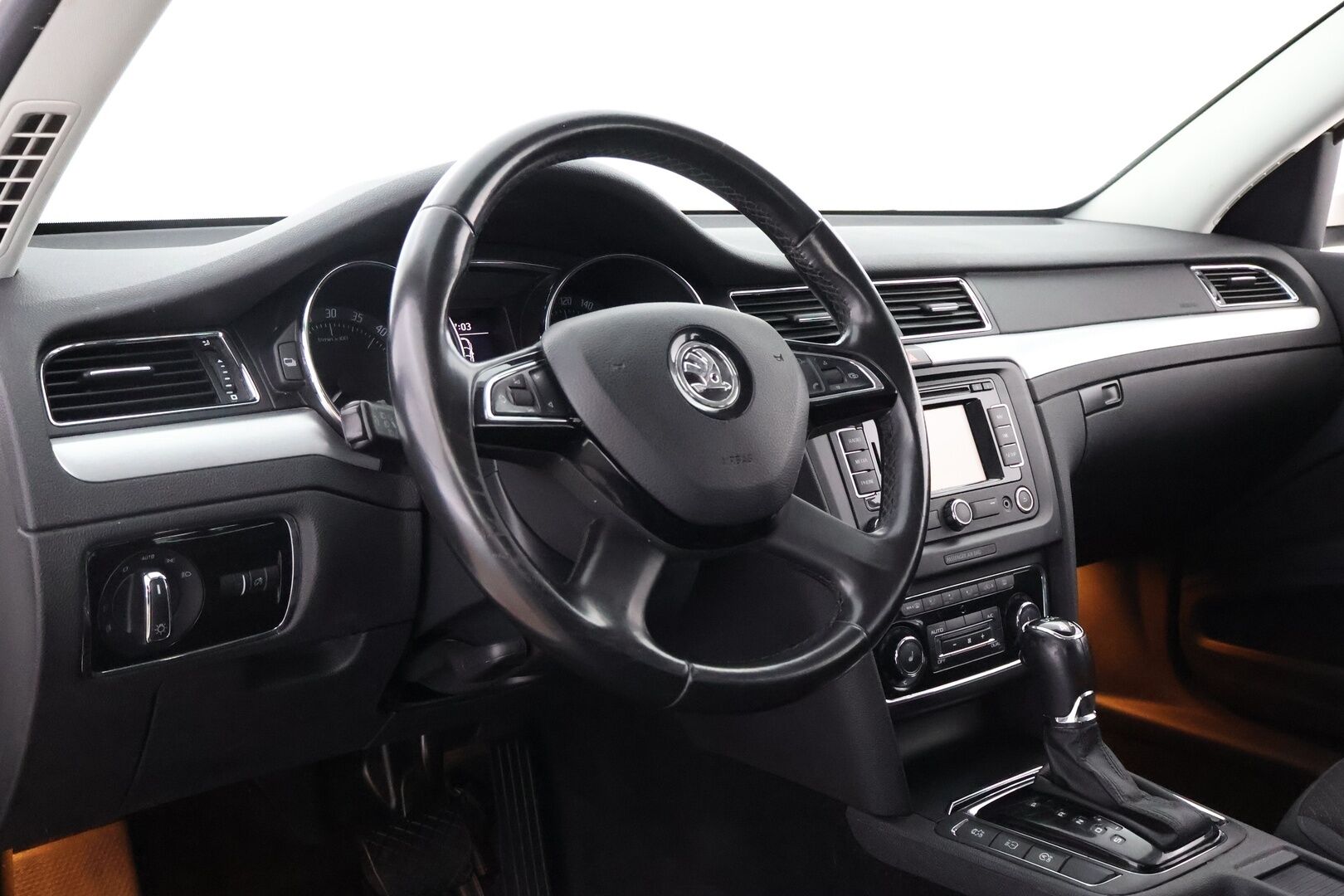 Skoda Superb 2014 Combi 2,0 TDI 170 4x4 Ambition Business DSG Autom. - Suomiauto / Navi / KeylessGo / Peruutustutkat / Lohko & Sisäpistoke / Xenon / Sähköluukku / Juuri tullut Tampereelle!