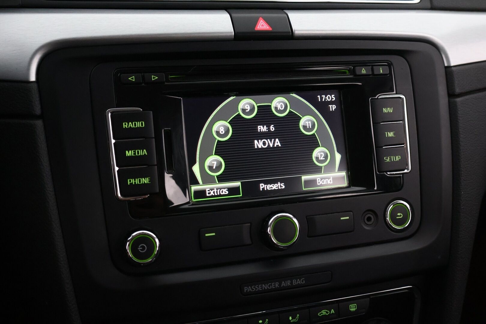 Skoda Superb 2014 Combi 2,0 TDI 170 4x4 Ambition Business DSG Autom. - Suomiauto / Navi / KeylessGo / Peruutustutkat / Lohko & Sisäpistoke / Xenon / Sähköluukku / Juuri tullut Tampereelle!