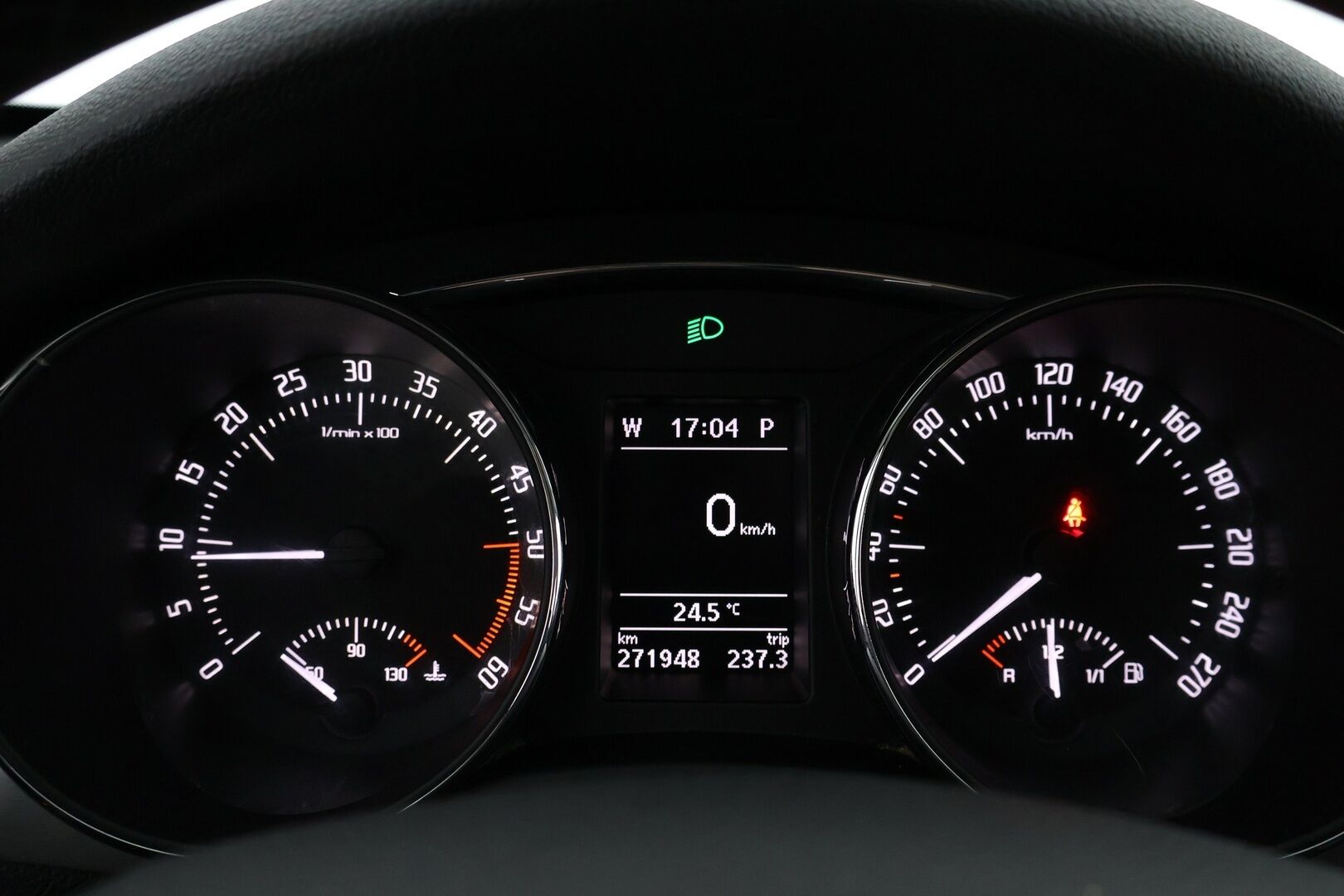 Skoda Superb 2014 Combi 2,0 TDI 170 4x4 Ambition Business DSG Autom. - Suomiauto / Navi / KeylessGo / Peruutustutkat / Lohko & Sisäpistoke / Xenon / Sähköluukku / Juuri tullut Tampereelle!