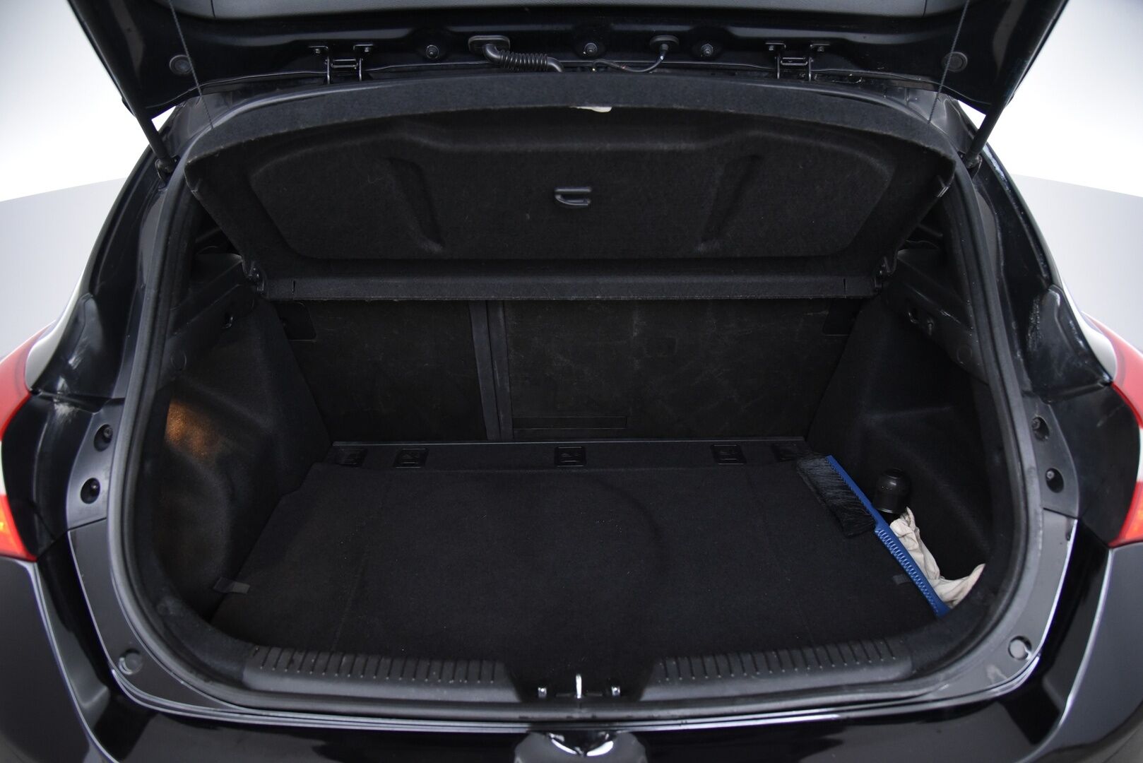 Hyundai i30 5d 2014 1,6 GDI 6AT Comfort Plus / Koukku / Vakkari / Lohkolämmitin / Ratinlämmitin - 2-Om Suomi-auto / Siisti huoltohistoria & hiljattain huollettu / 2x vanteet hyvillä renkailla! 