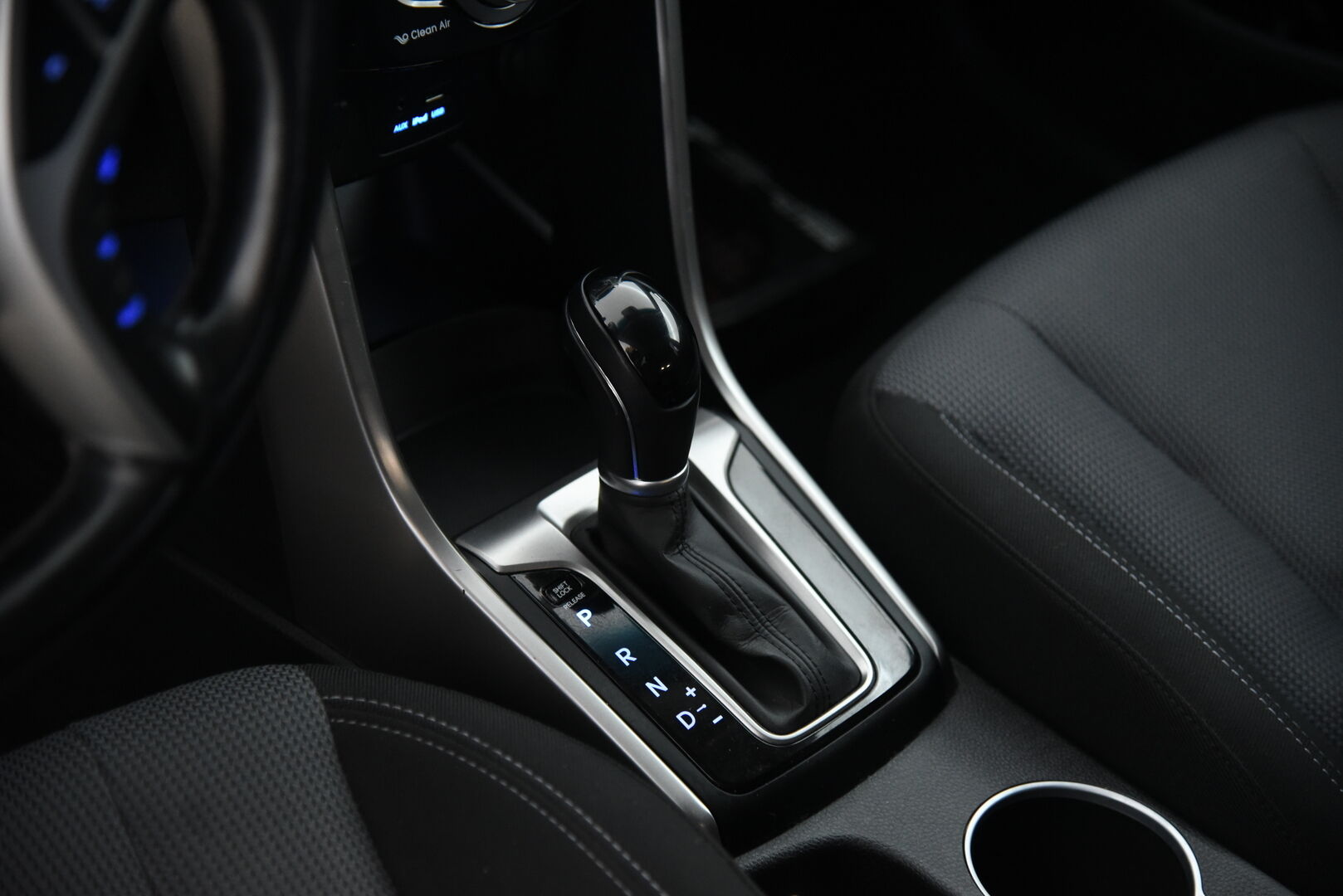 Hyundai i30 5d 2014 1,6 GDI 6AT Comfort Plus * Koukku / Vakkari / Lohkolämmitin / Ratinlämmitin * - 2-Om Suomi-auto / Siisti huoltohistoria & hiljattain huollettu / 2x vanteet hyvillä renkailla - HULLUT AVAJAISHULINAT KORKOTARJOUS 3,29 %