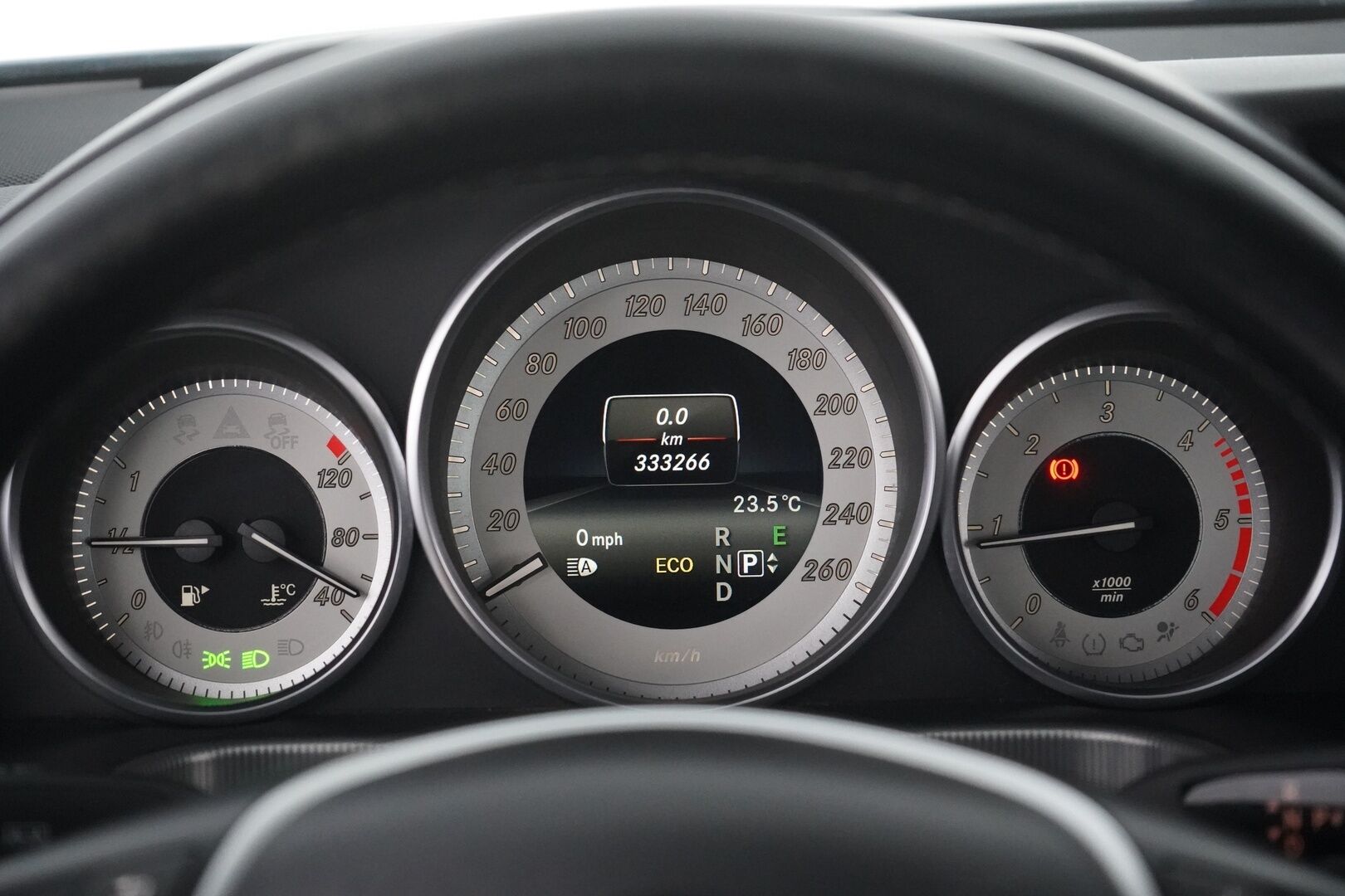 Mercedes-Benz E 2014 220 CDI BE A Premium Business - Ortopedi | Webasto | Tutkat | Puolinahat | Kahdet renkaat alumiinivantein | Säntillinen huoltokirja | Viimeisin huolto 331tkm | Suomi-auto