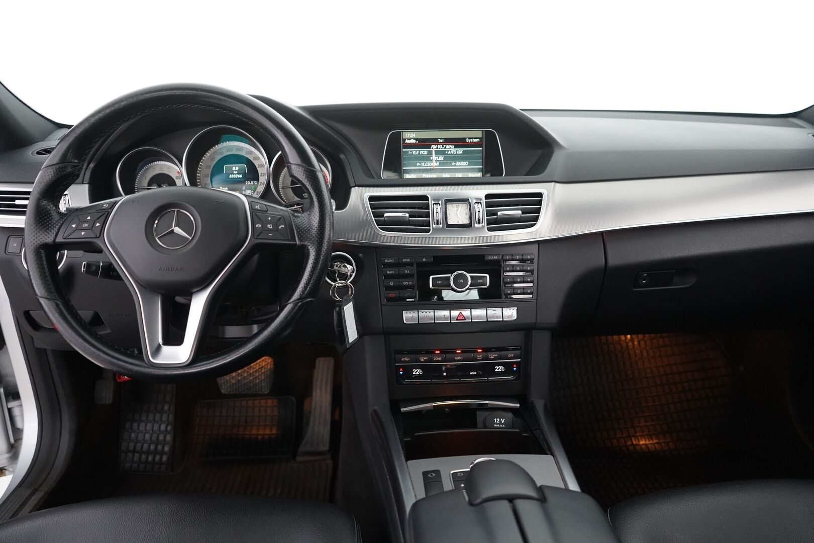 Mercedes-Benz E 2014 220 CDI BE A Premium Business - Ortopedi | Webasto | Tutkat | Puolinahat | Kahdet renkaat alumiinivantein | Säntillinen huoltokirja | Viimeisin huolto 331tkm | Suomi-auto