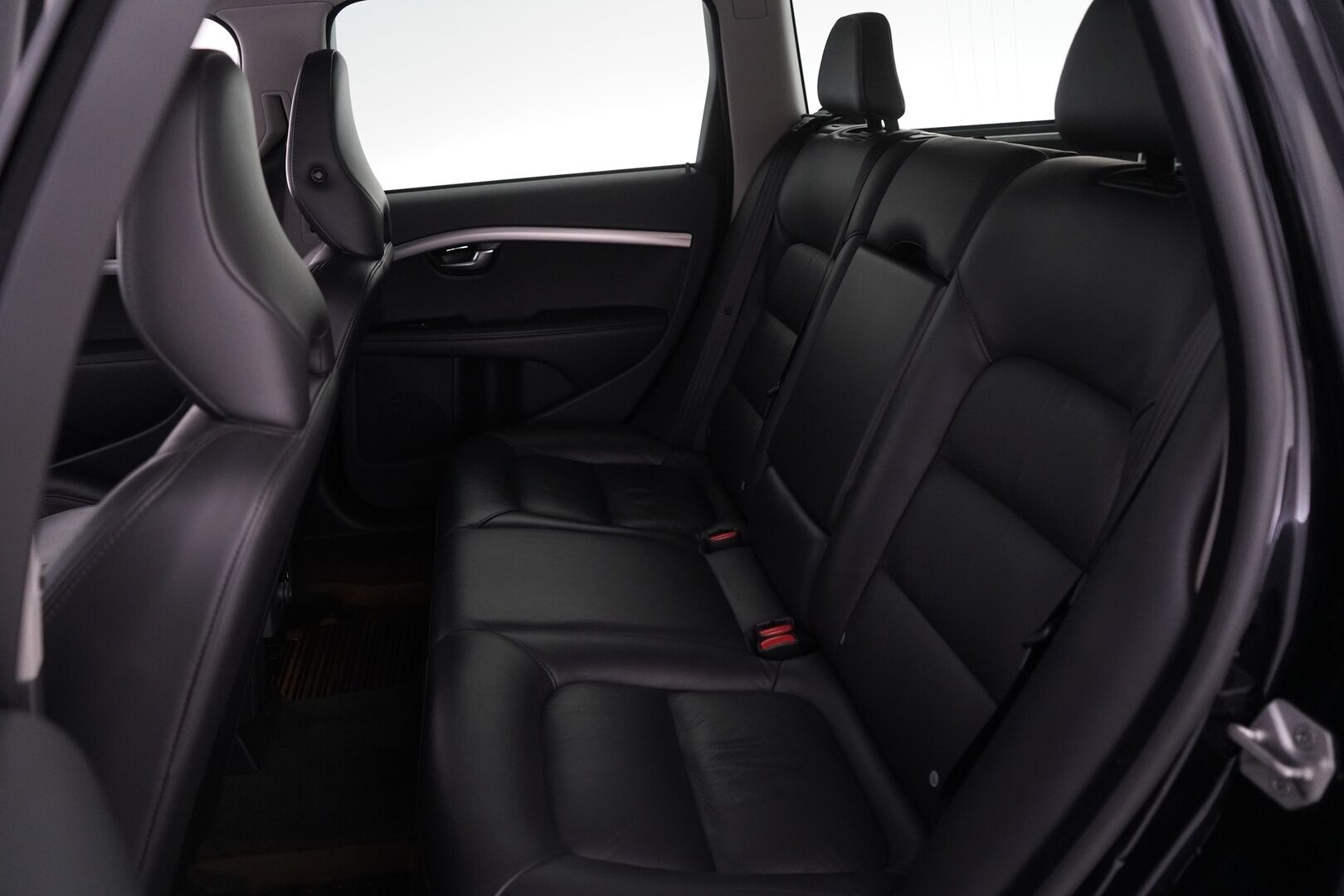 Volvo V70 2013 D4 Summum aut * ACC / Nahat / VOC / Vetokoukku / Keyless * - Suomi-auto / Kahdet renkaat alumiinivantein / Viimeisin huolto 1/25