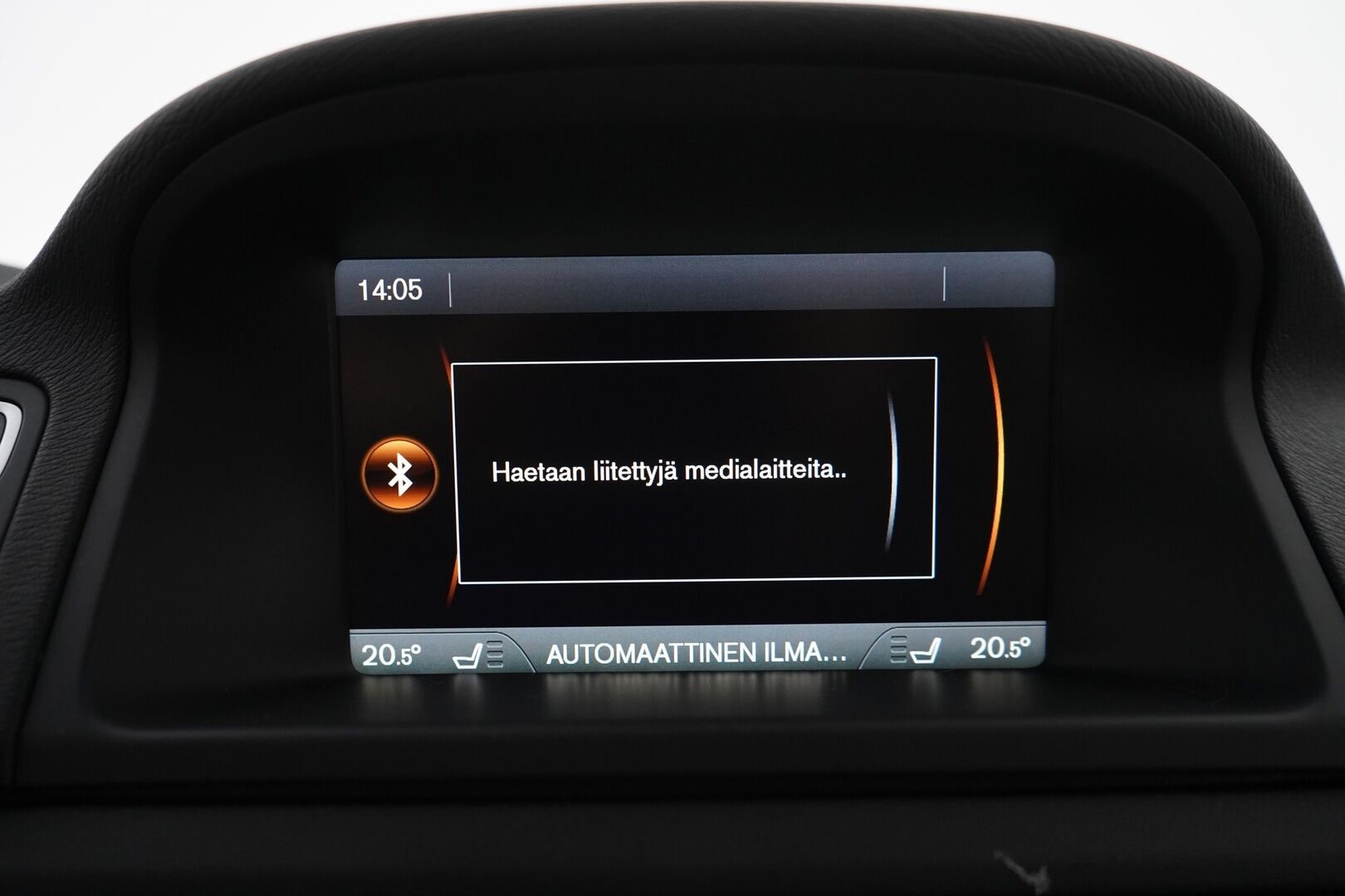 Volvo V70 2013 D4 Summum aut * ACC / Nahat / VOC / Vetokoukku / Keyless * - Suomi-auto / Kahdet renkaat alumiinivantein / Viimeisin huolto 1/25