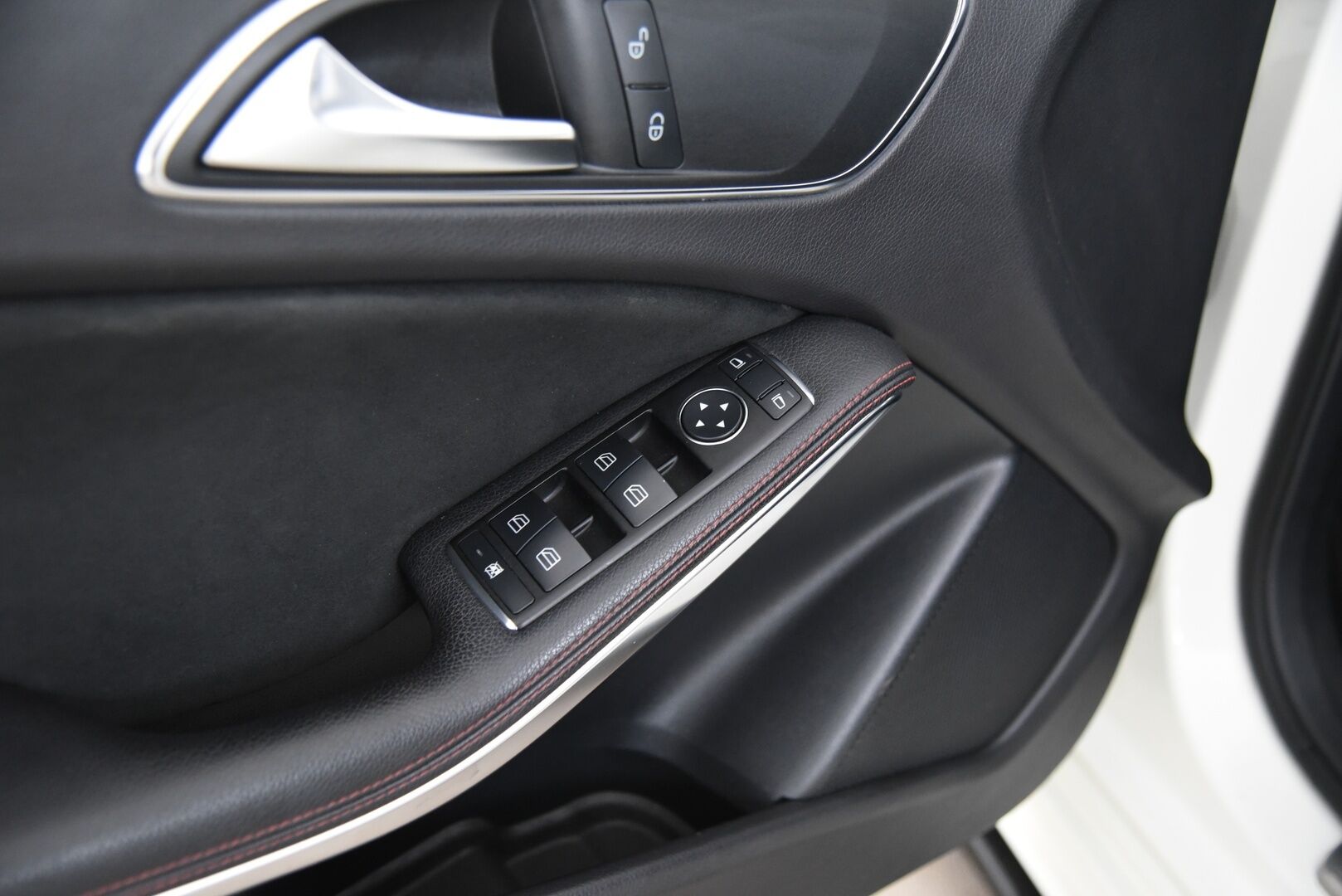 Mercedes-Benz A 2013 180 CDI BE A AMG * Nahka-alcantara / Navigointi / Urheilullinen alusta / Vakkari / Bluetooth * - AMG ulko- ja sisäpaketti - HULLUT AVAJAISHULINAT KORKOTARJOUS 3,29 %