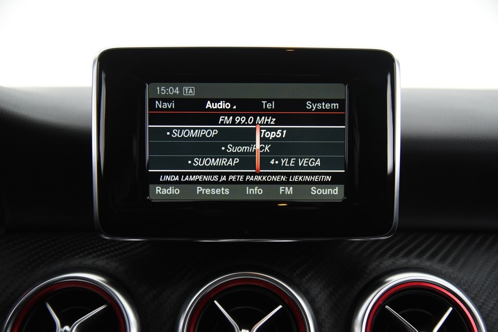 Mercedes-Benz A 2013 180 CDI BE A AMG * Nahka-alcantara / Navigointi / Urheilullinen alusta / Vakkari / Bluetooth * - AMG ulko- ja sisäpaketti - HULLUT AVAJAISHULINAT KORKOTARJOUS 3,29 %