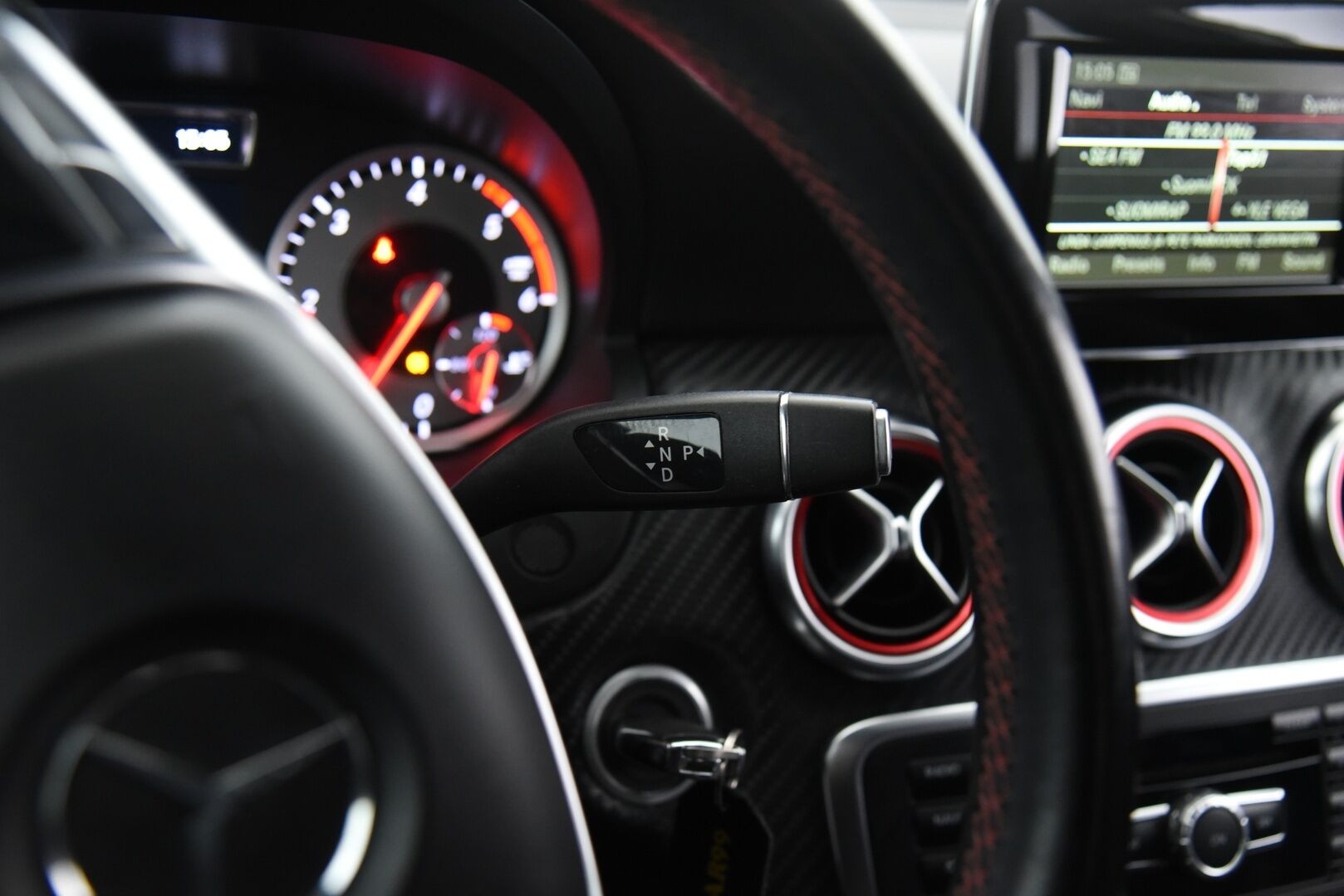 Mercedes-Benz A 2013 180 CDI BE A AMG * Nahka-alcantara / Navigointi / Urheilullinen alusta / Vakkari / Bluetooth * - AMG ulko- ja sisäpaketti - HULLUT AVAJAISHULINAT KORKOTARJOUS 3,29 %