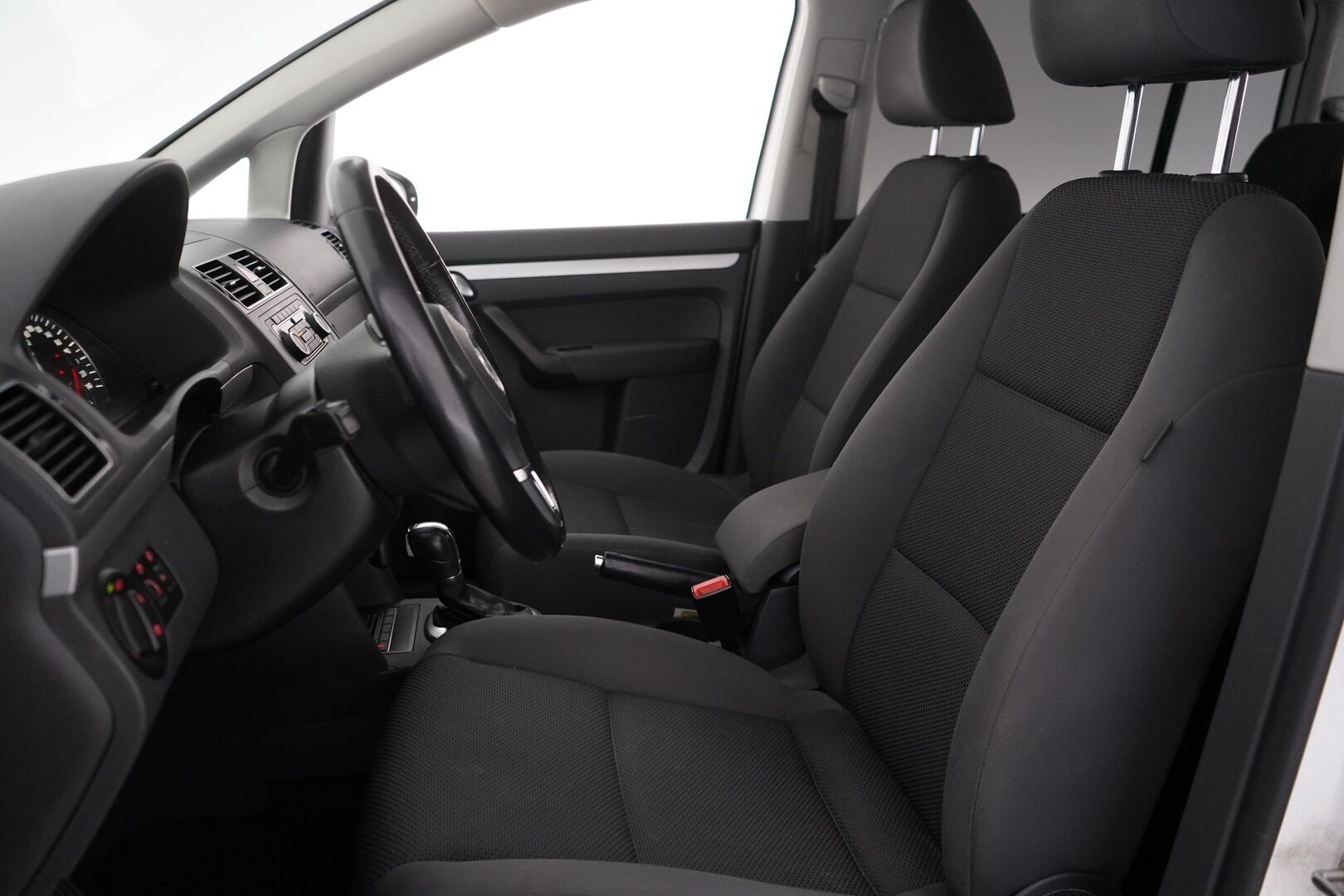 Volkswagen Touran 2012 1,6 TDI Comfortline 77 kW DSG-aut *YritysOutlet - Myydään vain yrityksille* - Koukku / Lohko / Vakkari / Kahdet renkaat