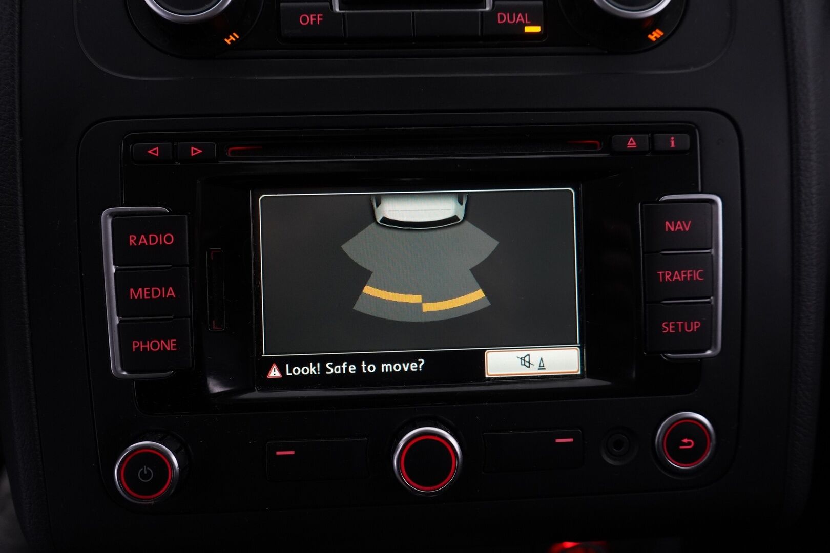 Volkswagen Touran 2012 1,6 TDI Comfortline 77 kW DSG-aut *YritysOutlet - Myydään vain yrityksille* - Koukku / Lohko / Vakkari / Kahdet renkaat