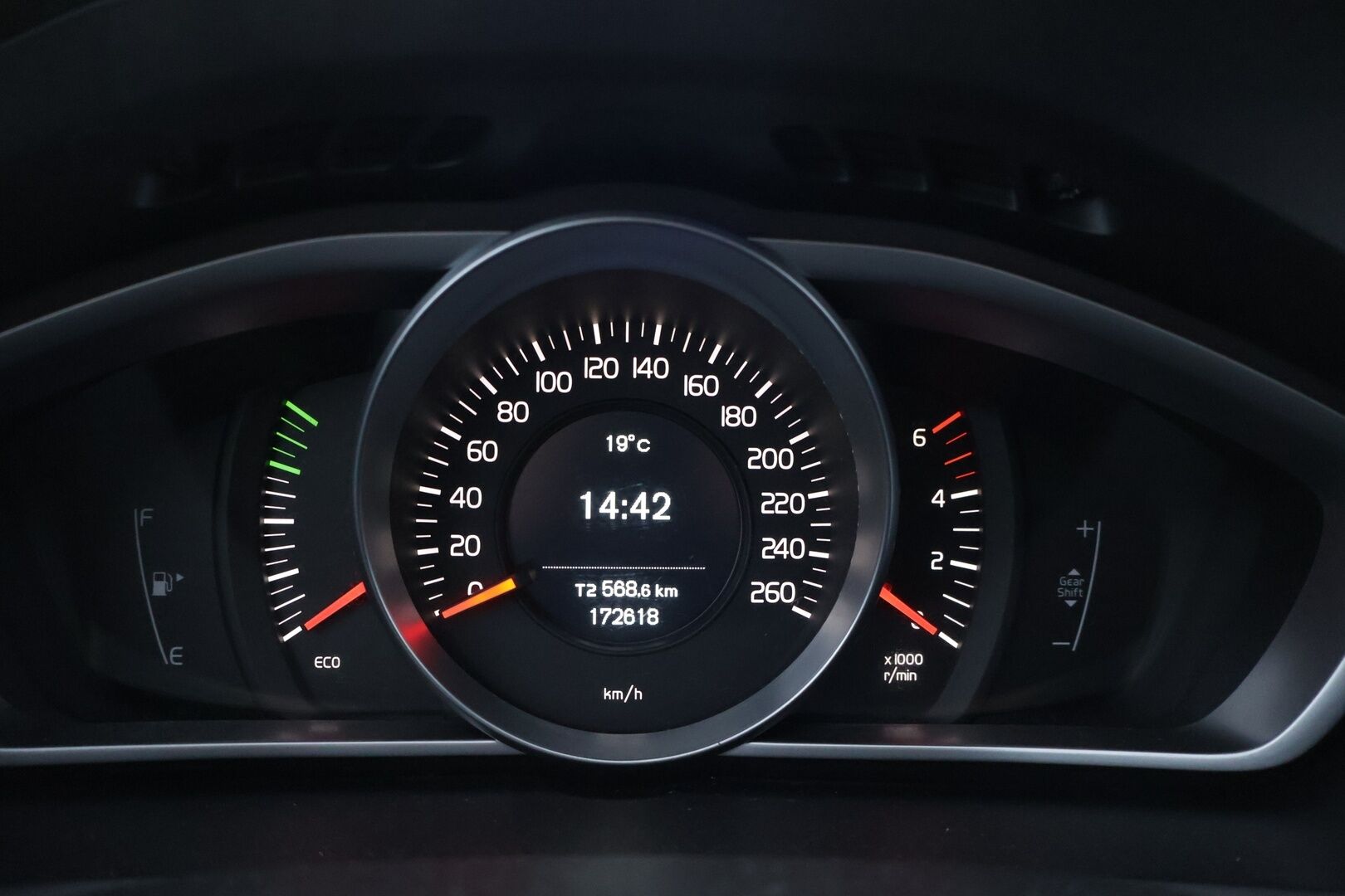 Volvo V40 2014 D2 Business - | Webasto | Suomi-auto | Vakkari | Xenon | Bluetooth | Kahdet hyvät renkaat vanteilla | 