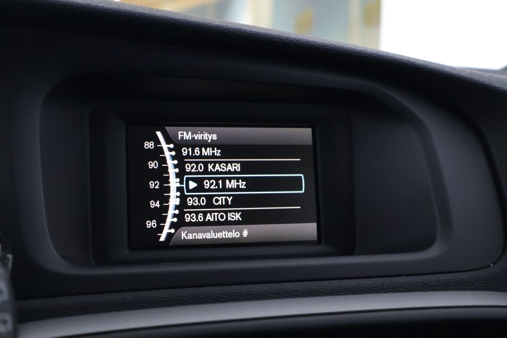 Volvo V40 2014 D2 Business - | Webasto | Suomi-auto | Vakkari | Xenon | Bluetooth | Kahdet hyvät renkaat vanteilla | 