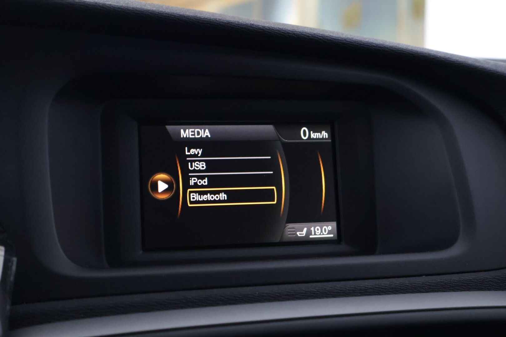 Volvo V40 2014 D2 Business - | Webasto | Suomi-auto | Vakkari | Xenon | Bluetooth | Kahdet hyvät renkaat vanteilla | 