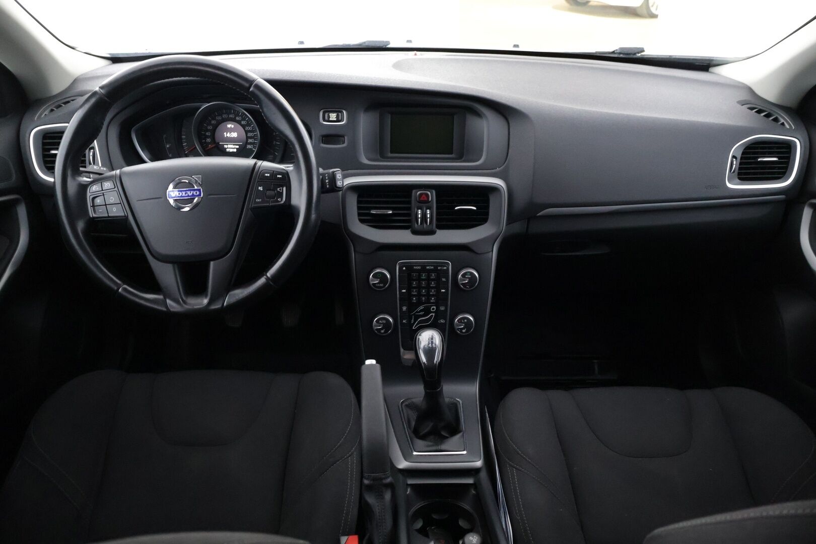Volvo V40 2014 D2 Business - | Webasto | Suomi-auto | Vakkari | Xenon | Bluetooth | Kahdet hyvät renkaat vanteilla | 