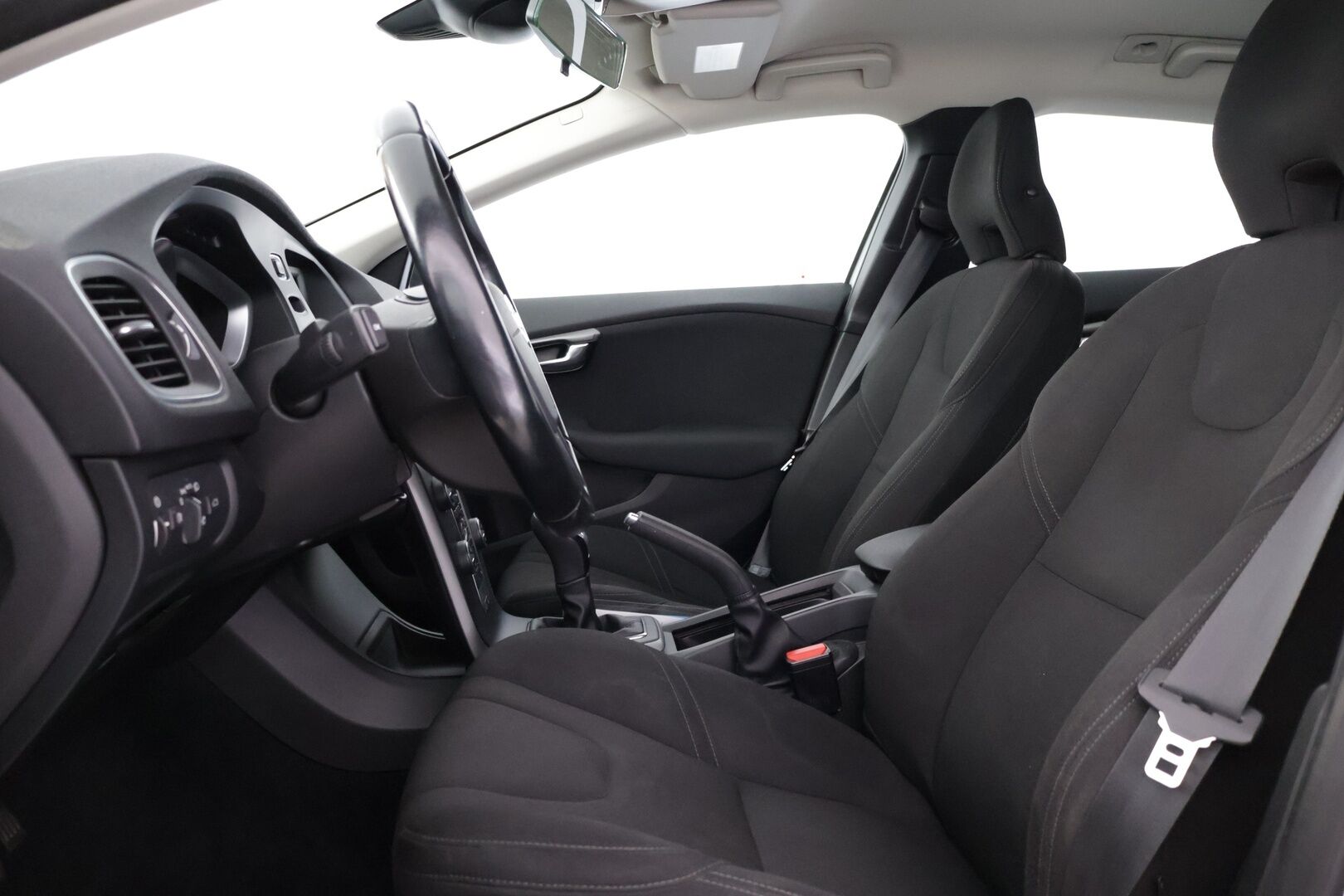 Volvo V40 2014 D2 Business - | Webasto | Suomi-auto | Vakkari | Xenon | Bluetooth | Kahdet hyvät renkaat vanteilla | 