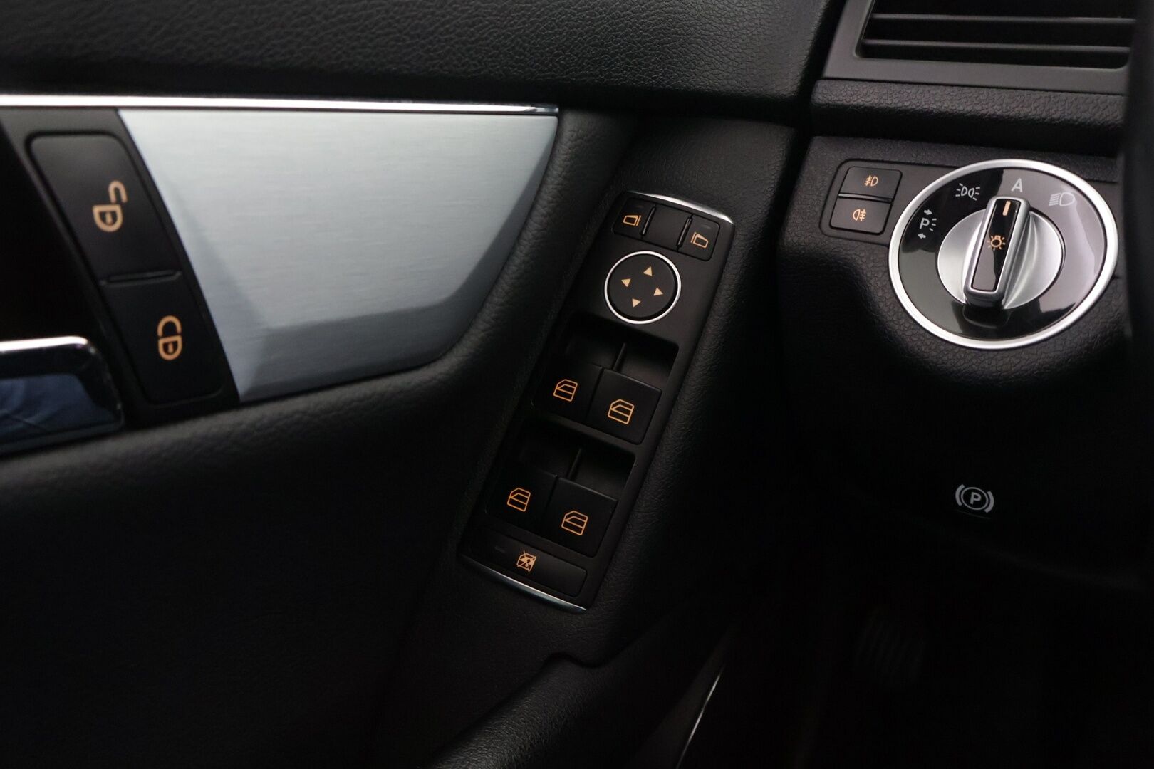 Mercedes-Benz C 2011 180 CGI BE T A Avantgarde - Vakkari / Sähköpenkit / Nahka-alcantara / Lohkolämmitin / Huippusiisti 