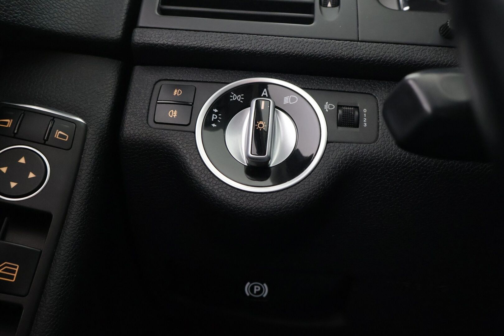 Mercedes-Benz C 2011 180 CGI BE T A Avantgarde - Vakkari / Sähköpenkit / Nahka-alcantara / Lohkolämmitin / Huippusiisti 