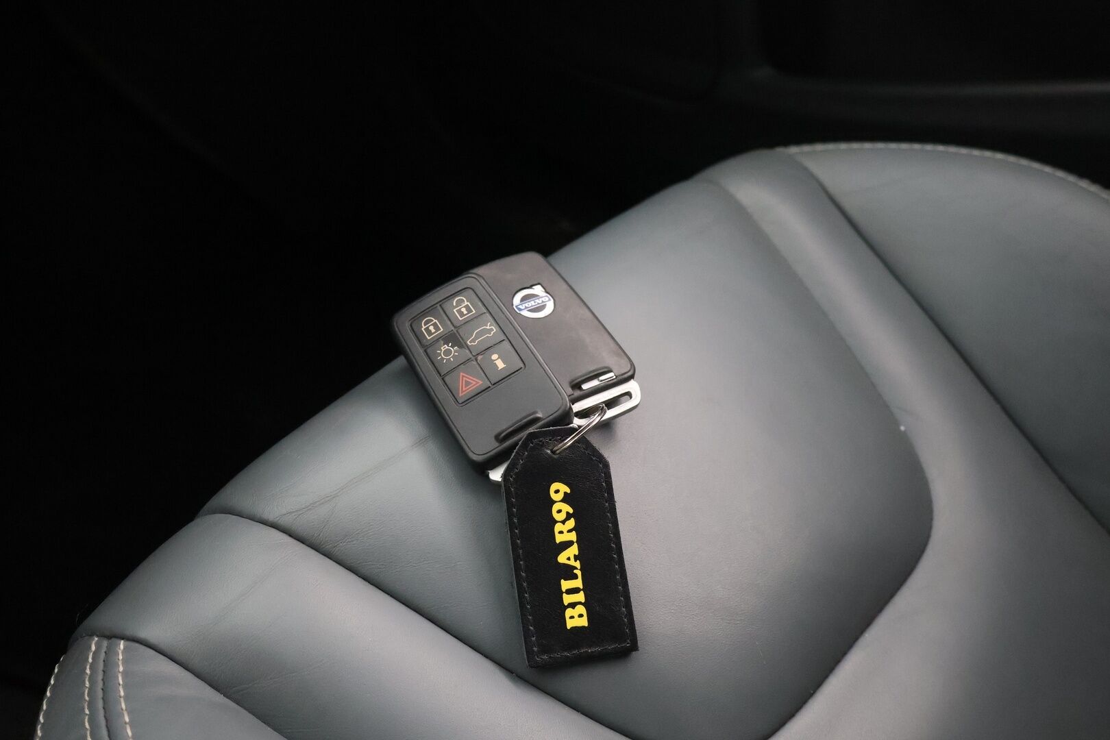 Volvo V60 2014 D4 Business Summum aut - Suomi-Auto | Webasto | Digimittaristo | Muistipenkki | Nahkasisusta | VOC | Vetokoukku | BLIS