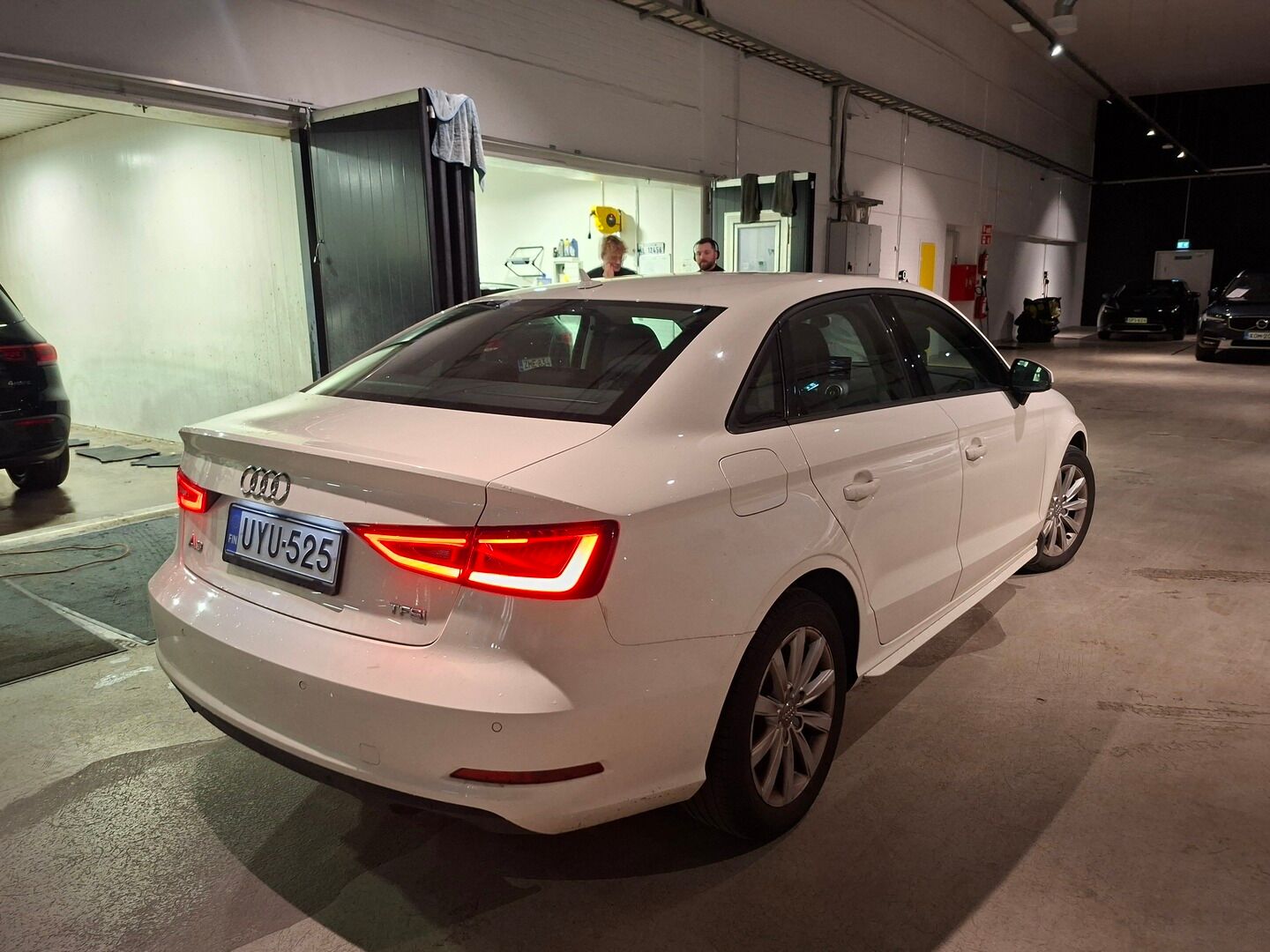 Audi A3 2014 Sedan Business 1,4 TFSI 90 kW S tronic - | Webasto | Vakkari | Bluetooth | P.Tutkat | 2x Renkaat | Juuri Huollettu |