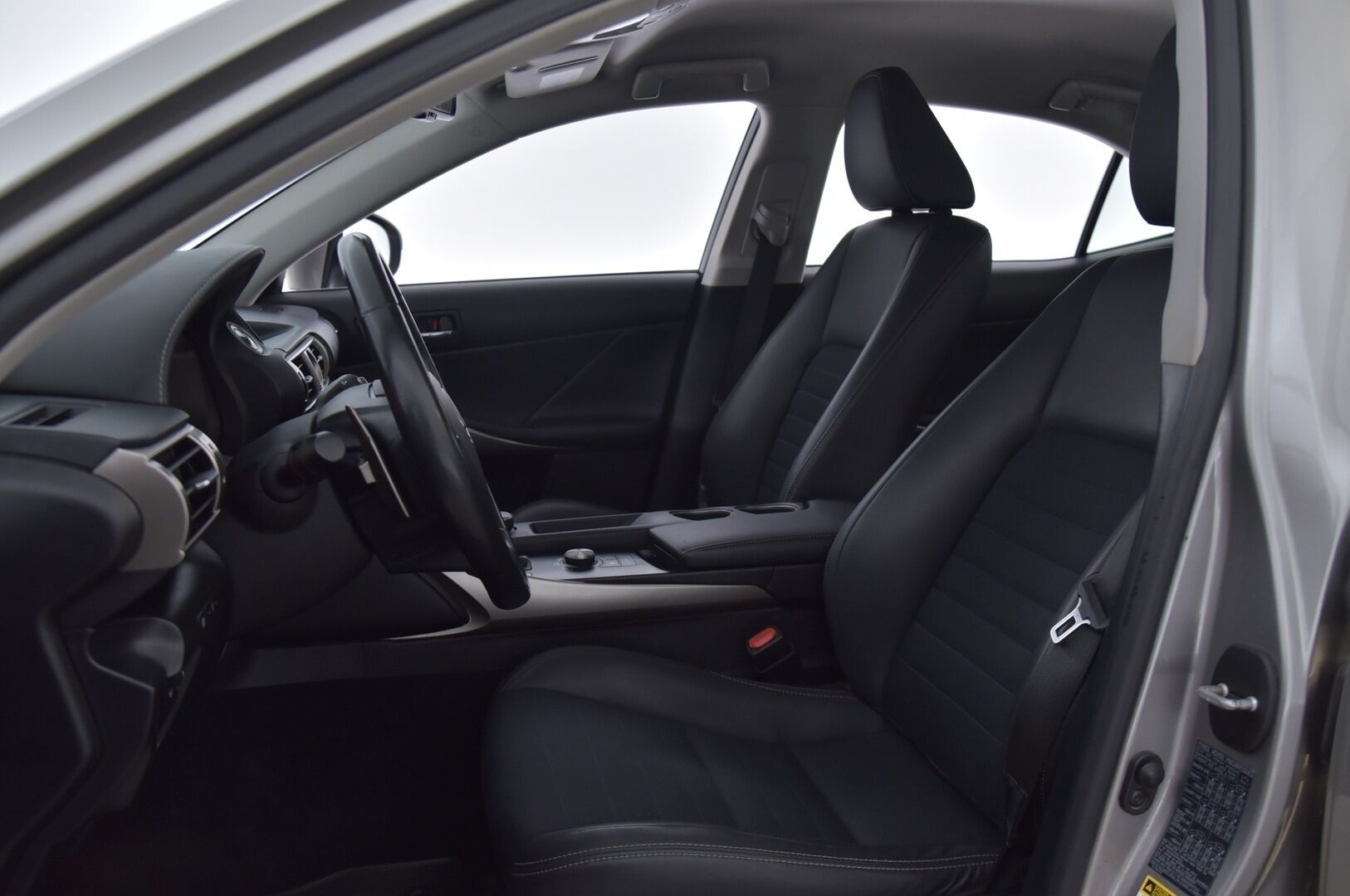 Lexus IS 2015 300h Executive - *Keyless / Koukku / Tutkat  / Merkkihuollot / Gracenote audio / Lohko+sisä*