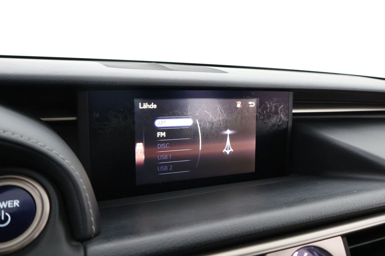 Lexus IS 2015 300h Executive - Suomiauto / Gracenote Audio / Merkkihuollot / Vetokoukku / Ratinlämmitys / Bi-Xenon / KeylessGo!