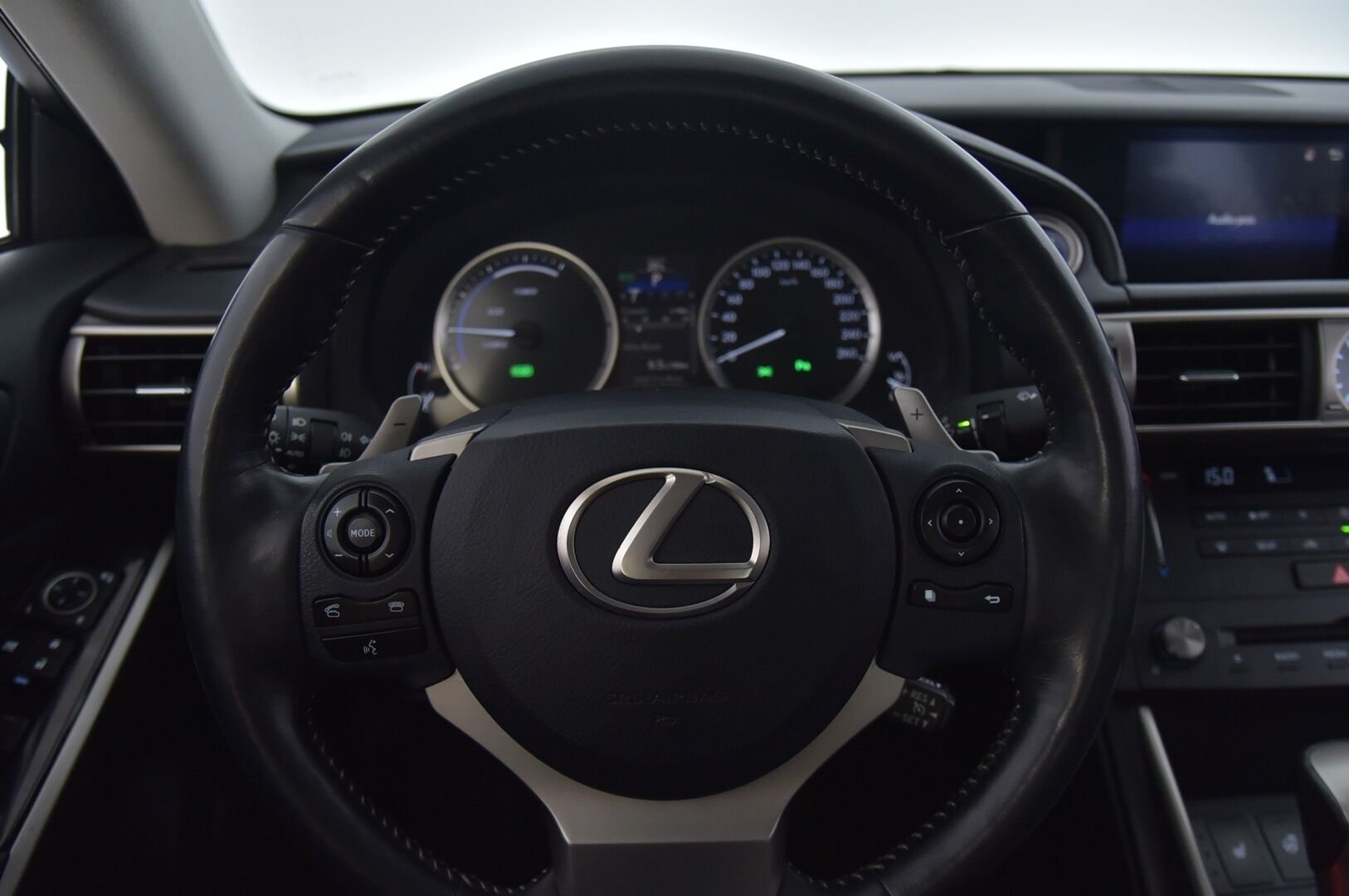 Lexus IS 2015 300h Executive - *Keyless / Koukku / Tutkat  / Merkkihuollot / Gracenote audio / Lohko+sisä*