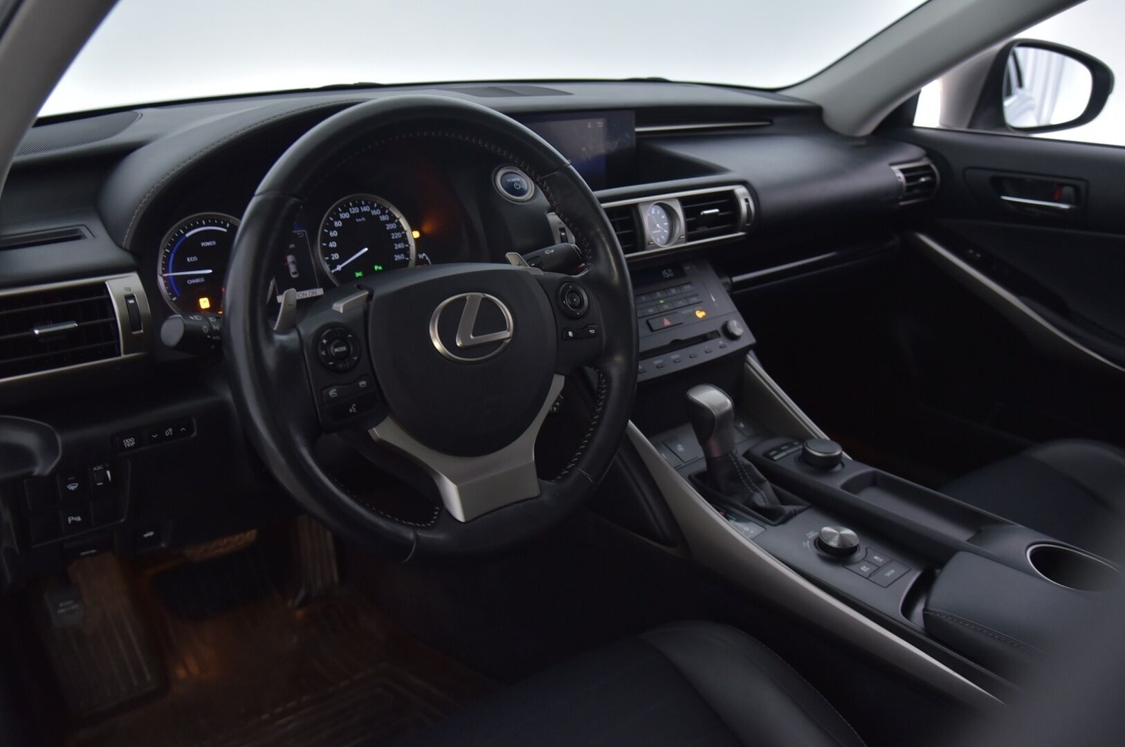 Lexus IS 2015 300h Executive - *Keyless / Koukku / Tutkat  / Merkkihuollot / Gracenote audio / Lohko+sisä*