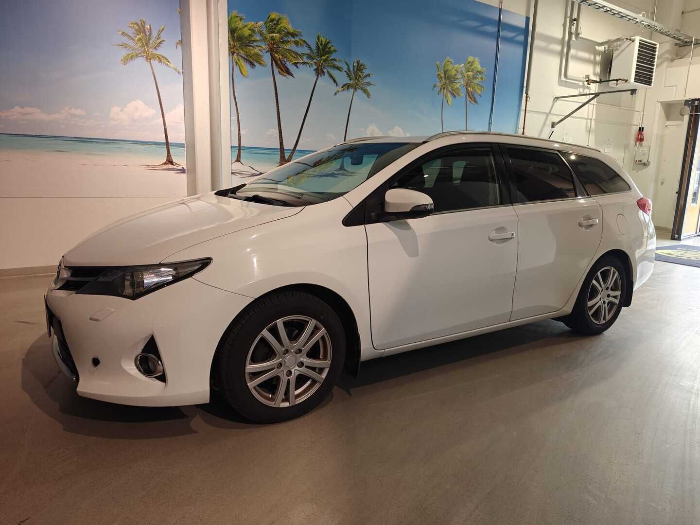 Toyota Auris 2015 Touring Sports 1,6 Valvematic Active Edition - | Vakionopeudensäädin | Lohkolämmitin + sisä | Isofix | peruutuskamera |