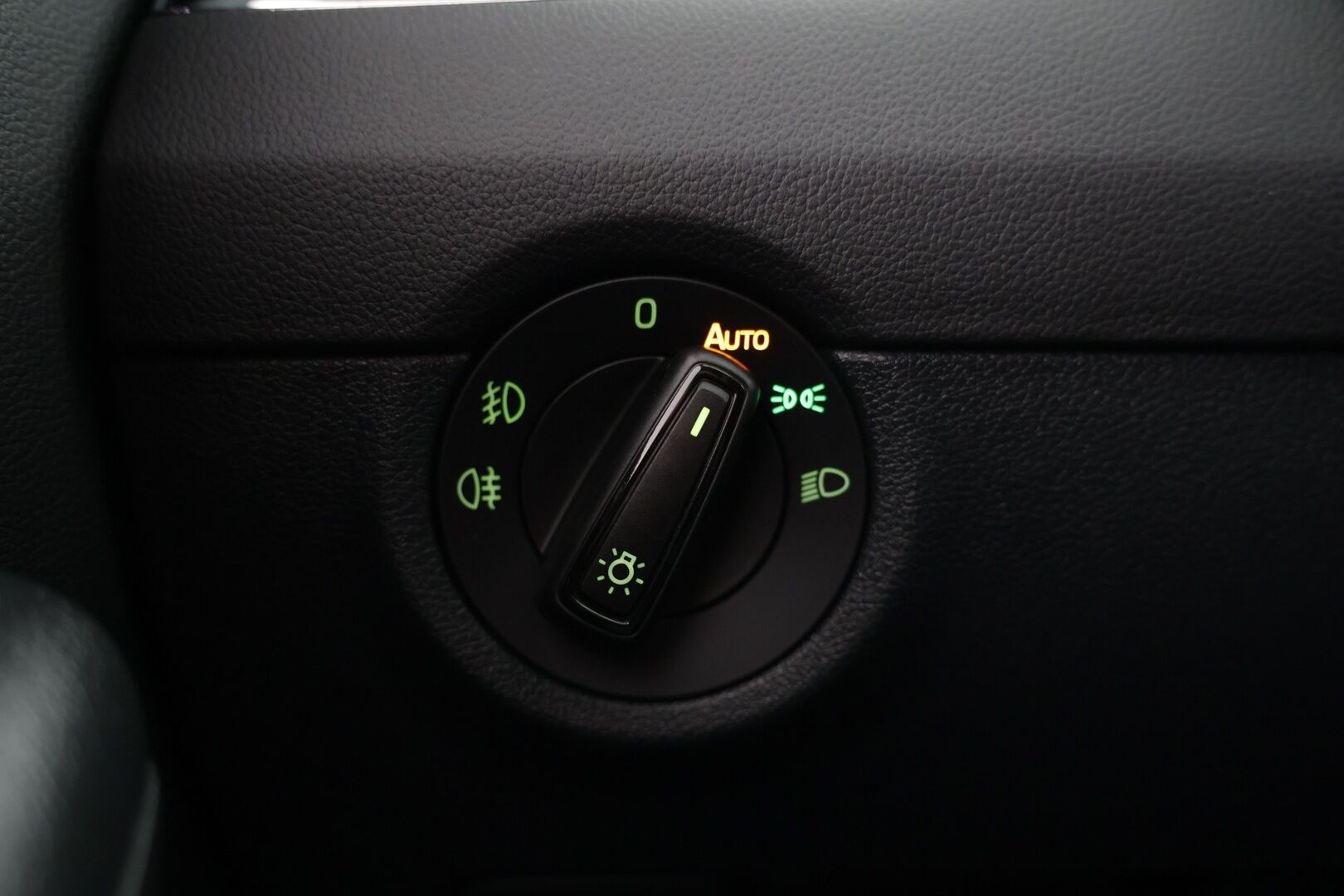 Skoda Octavia 2015 2,0 TSI RS DSG Autom. / ACC / Bluetooth / Keyless / P. tutkat - 1-om. / Suomi-auto / Huippu renkaat