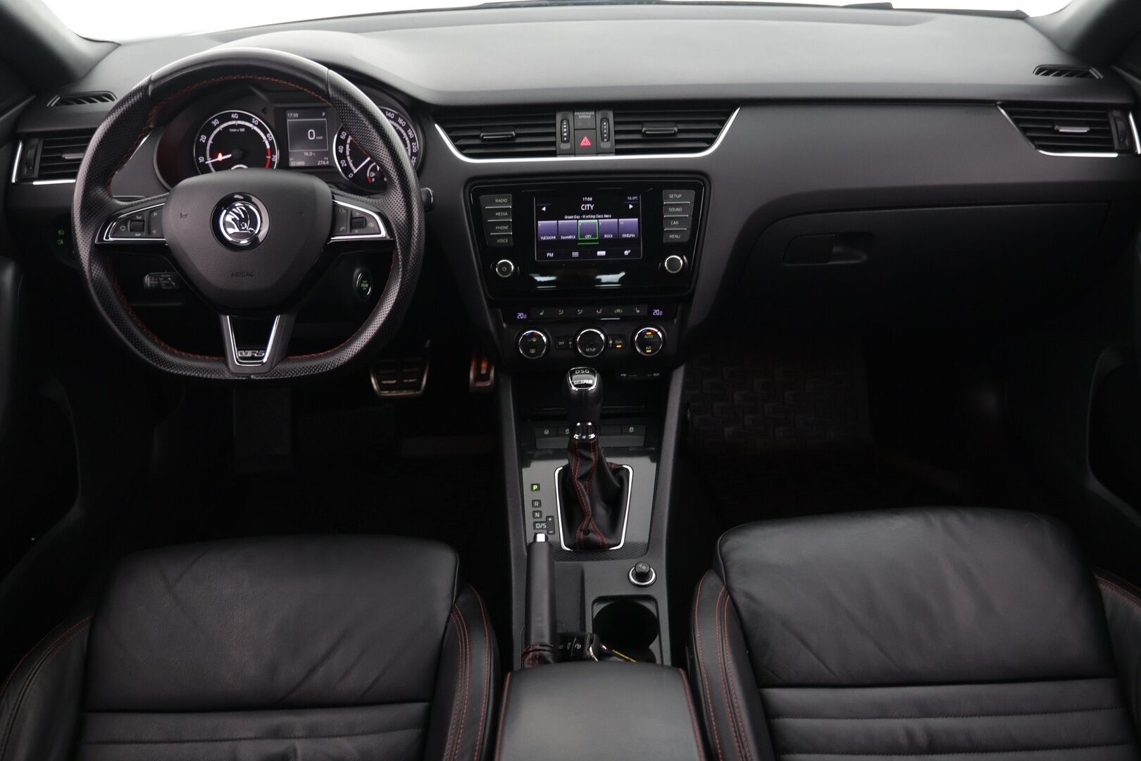 Skoda Octavia 2015 2,0 TSI RS DSG Autom. / ACC / Bluetooth / Keyless / P. tutkat - 1-om. / Suomi-auto / Huippu renkaat