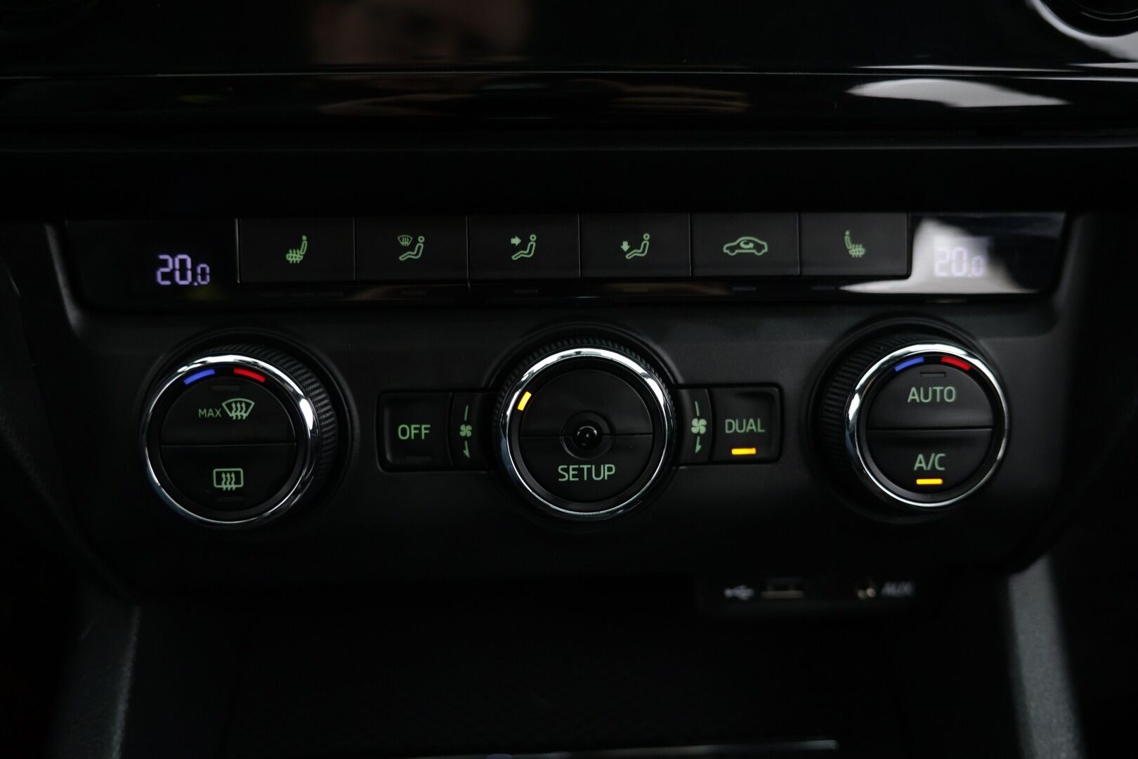 Skoda Octavia 2015 2,0 TSI RS DSG Autom. / ACC / Bluetooth / Keyless / P. tutkat - 1-om. / Suomi-auto / Huippu renkaat