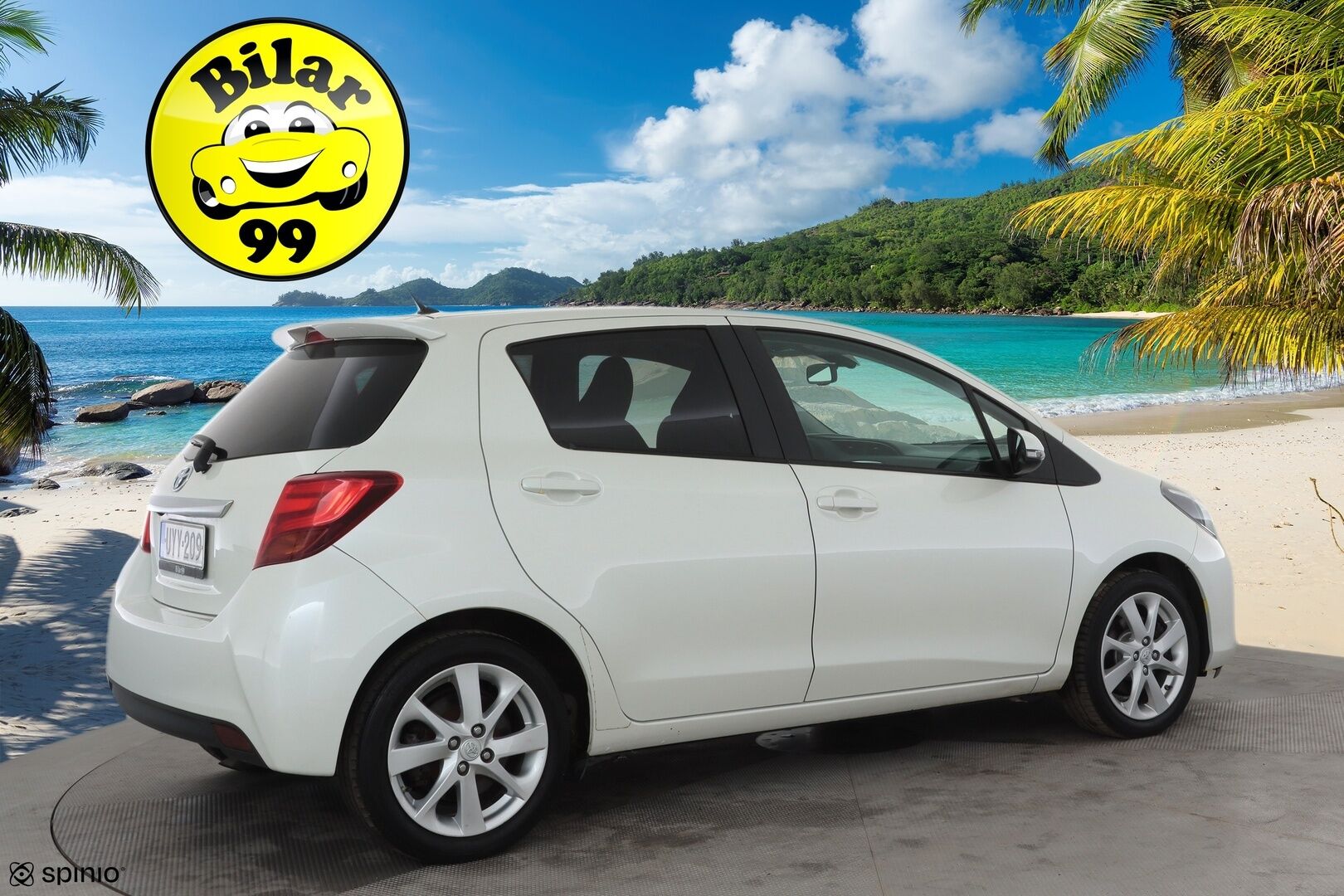 Toyota Yaris 2015 1,5 Hybrid Style * Navi / Facelift / P.kamera / Vakkari / Bluetooth / Penkinlämmittimet / Puolinahat * - Suomi-auto / Kahdet renkaat aluvanteilla - HULLUT AVAJAISHULINAT KORKOTARJOUS 3,29 %