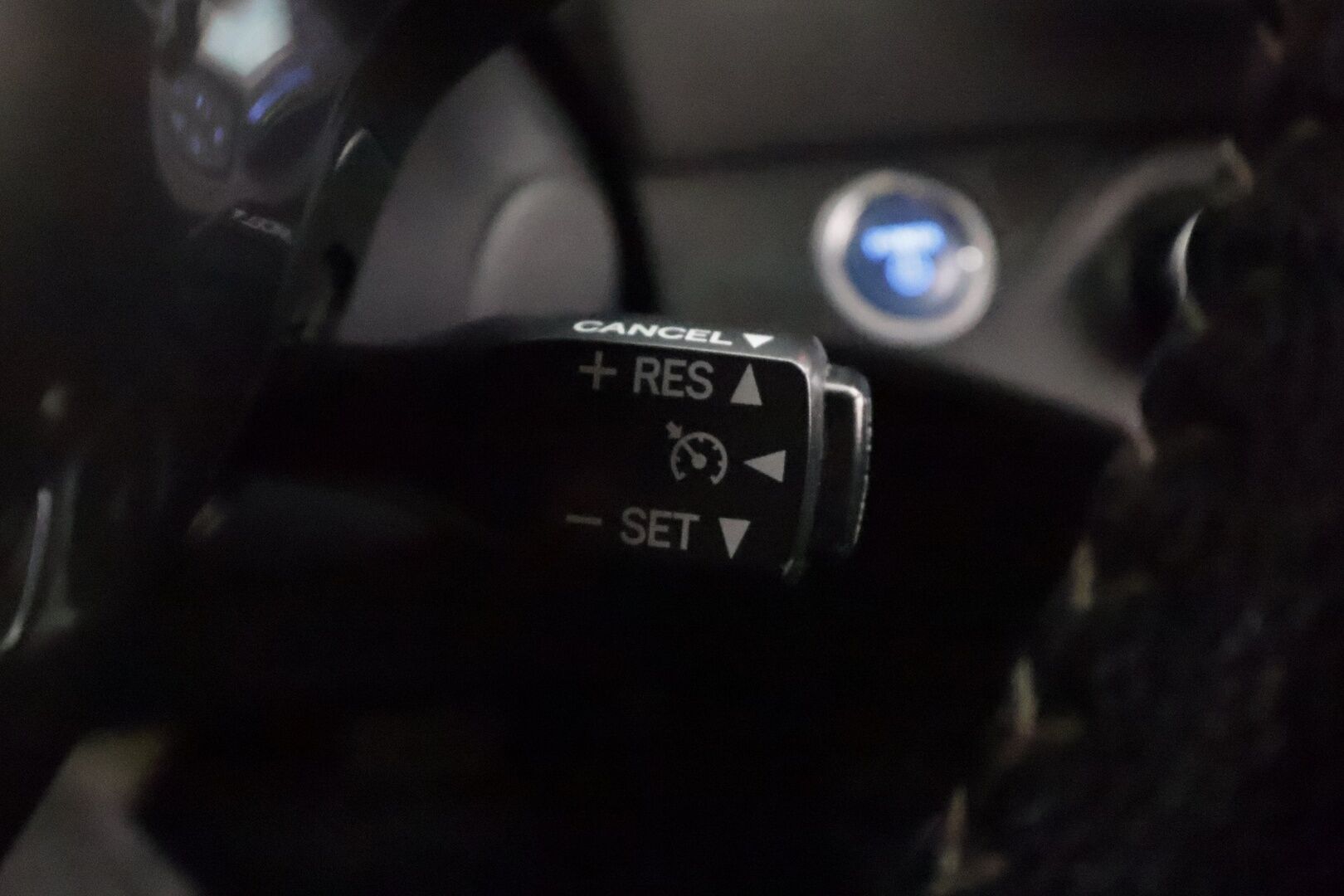 Toyota Yaris 2015 1,5 Hybrid Style * Navi / Facelift / P.kamera / Vakkari / Bluetooth / Penkinlämmittimet / Puolinahat * - Suomi-auto / Kahdet renkaat aluvanteilla - HULLUT AVAJAISHULINAT KORKOTARJOUS 3,29 %