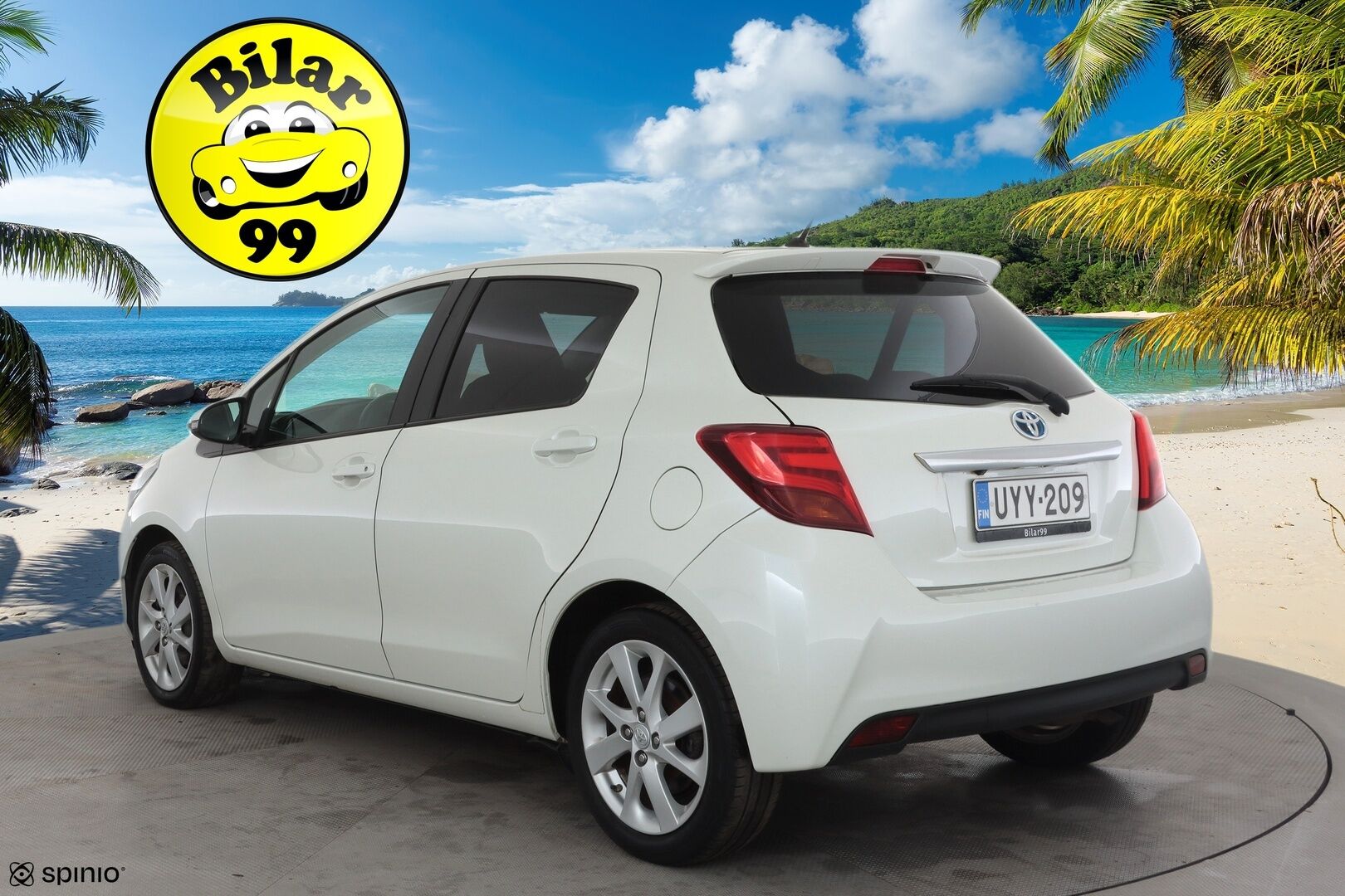 Toyota Yaris 2015 1,5 Hybrid Style * Navi / Facelift / P.kamera / Vakkari / Bluetooth / Penkinlämmittimet / Puolinahat * - Suomi-auto / Kahdet renkaat aluvanteilla - HULLUT AVAJAISHULINAT KORKOTARJOUS 3,29 %