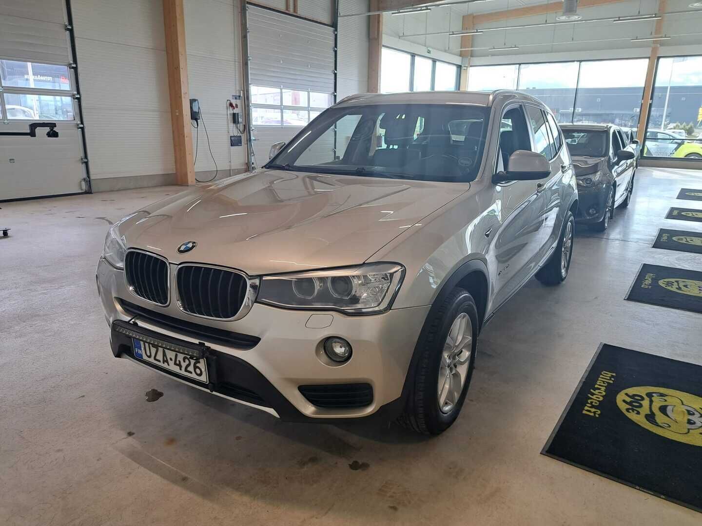 BMW X3 2015 F25 xDrive20d A Business - Koukku / Lohko+Sisä / Sport-penkit / Nahat Muistilla / Sähköinen takaluukku