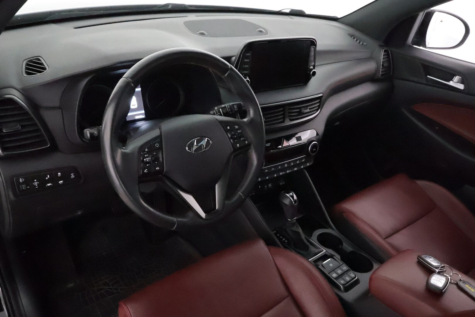 Hyundai Tucson 2018 1,6 T-GDI 177 hv 4WD 7-DCT-aut Premium *ACC / KRELL / Sähköpenkit / Ilmastoidut nahat / 360° / Lohkolämmitin / Panorama* - LED / Navi / KeylessGo / Koukku / Suomi-auto / Merkkihuollettu