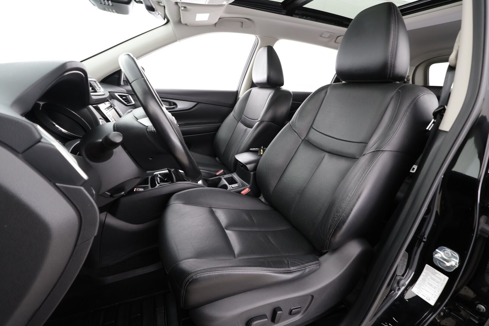 Nissan X-Trail 2015 DIG-T 163 Tekna 2WD 6 MT 7 Seats E6 * Sisätilanlämmitin / Kaistavahti / Navi / Panorama / Nahkaverhoilu / Keyless * - LED / 360° Kamera / Suomi-auto / Kahdet renkaat - HULLU BLACKWEEK KORKOTARJOUS 2,49%