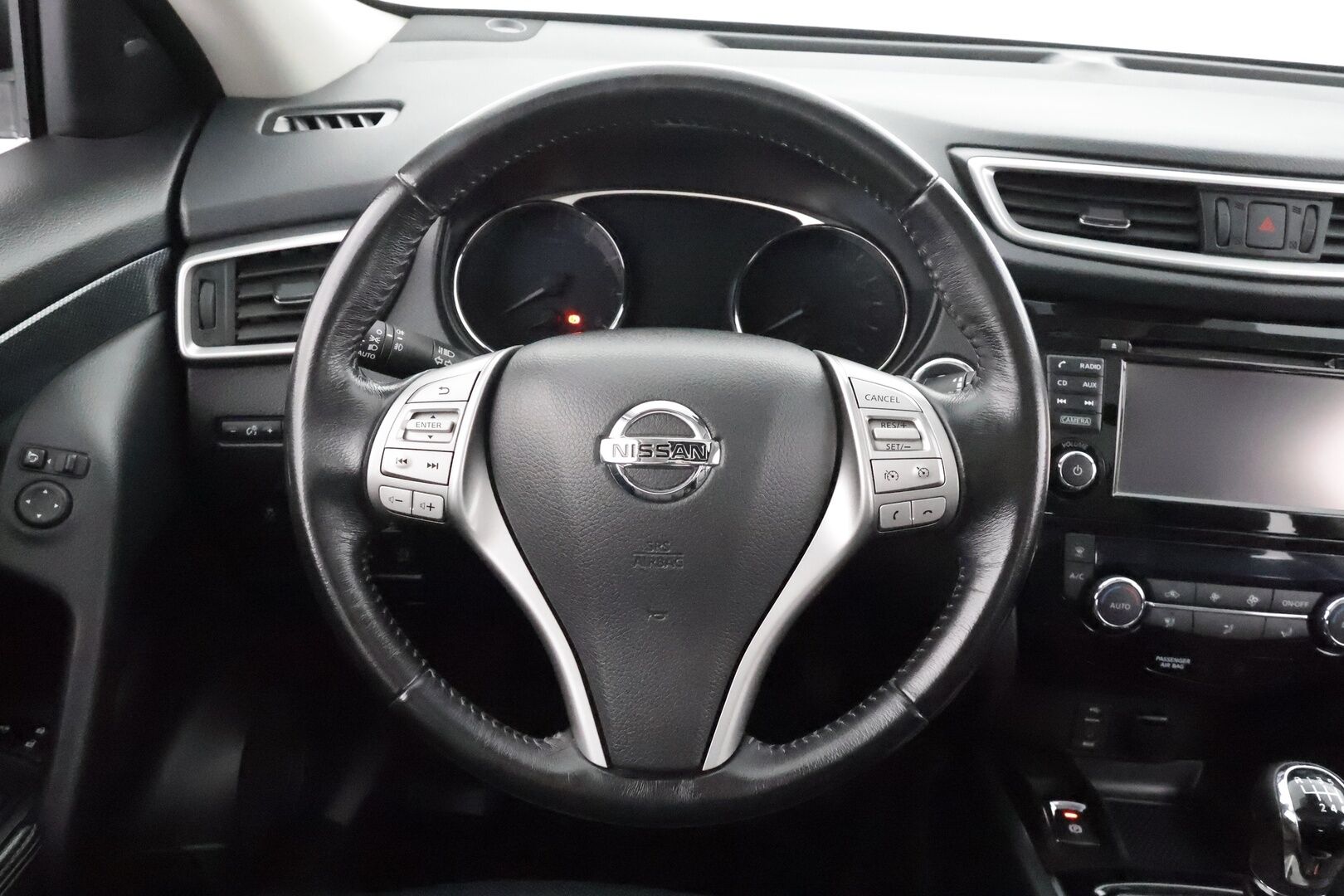 Nissan X-Trail 2015 DIG-T 163 Tekna 2WD 6 MT 7 Seats E6 * Sisätilanlämmitin / Kaistavahti / Navi / Panorama / Nahkaverhoilu / Keyless * - LED / 360° Kamera / Suomi-auto / Kahdet renkaat - HULLU BLACKWEEK KORKOTARJOUS 2,49%