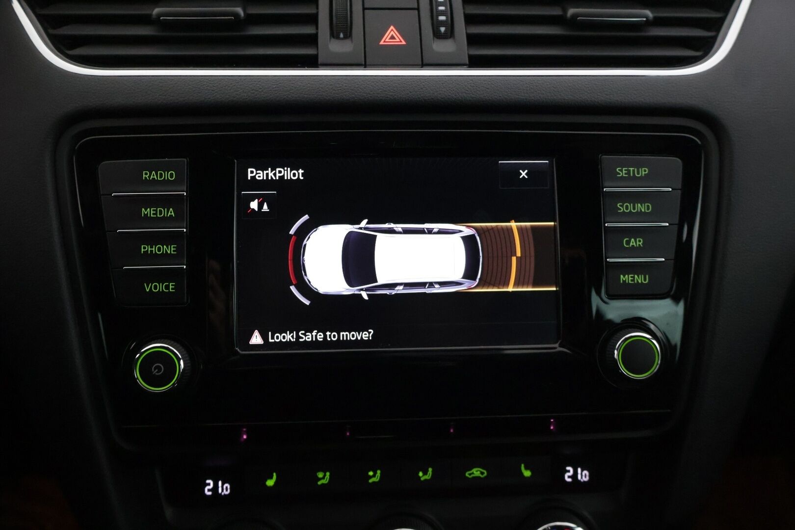 Skoda Octavia 2015 Combi 2,0 TSI RS DSG Autom * Suomi-auto / ACC / Webasto / Tutkat / Kessy / Lämm. tuulilasi / Sporttipenkit * - * Sporttinen juuri huollettu farmari seuraavalle! Kahdet asialliset renkaat ja vanteet, kovat varusteet! * - HULLUT VÄLIPÄIVÄT KORKOTARJOUS 2,49%